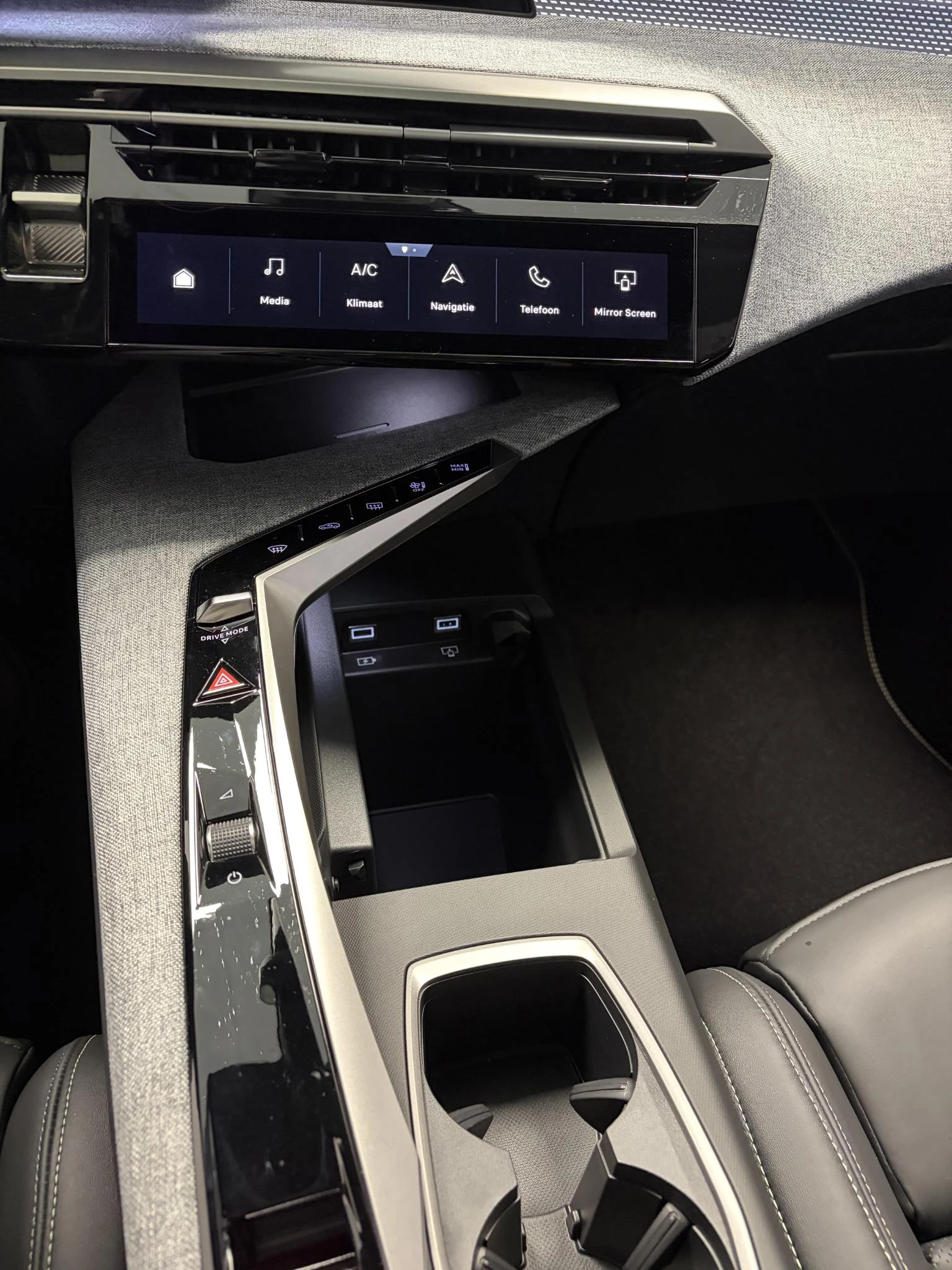 Peugeot-e-5008-image-20