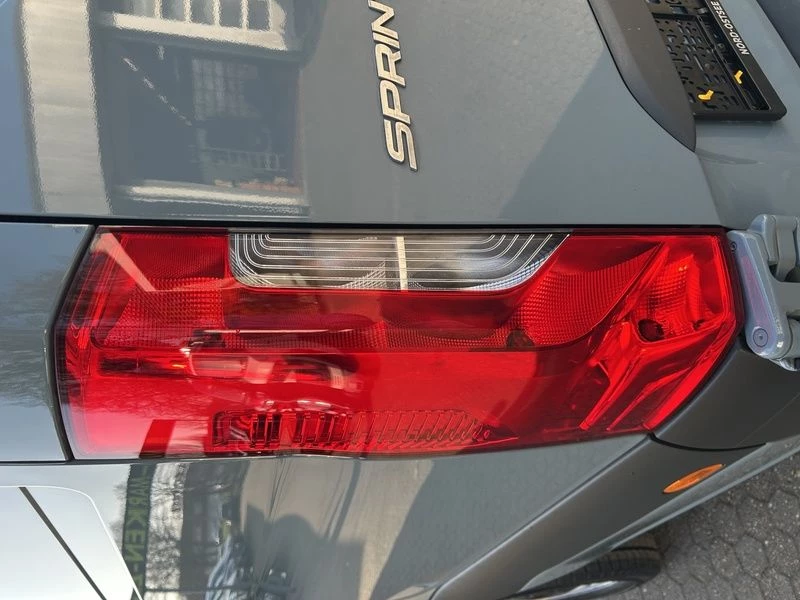 Mercedes-Benz-Sprinter-image-10