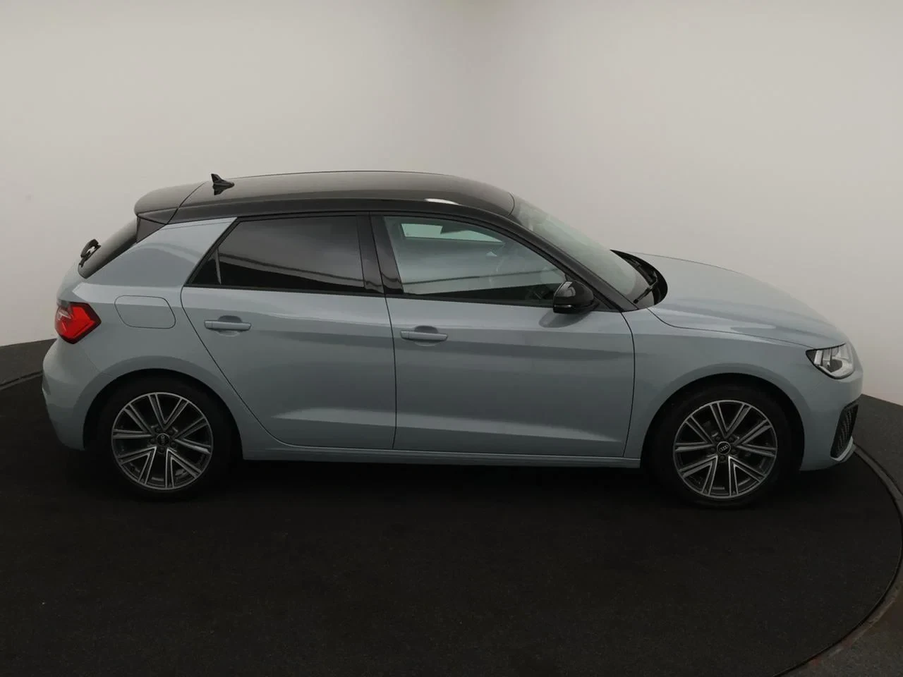 Audi-A1 Sportback-image-3