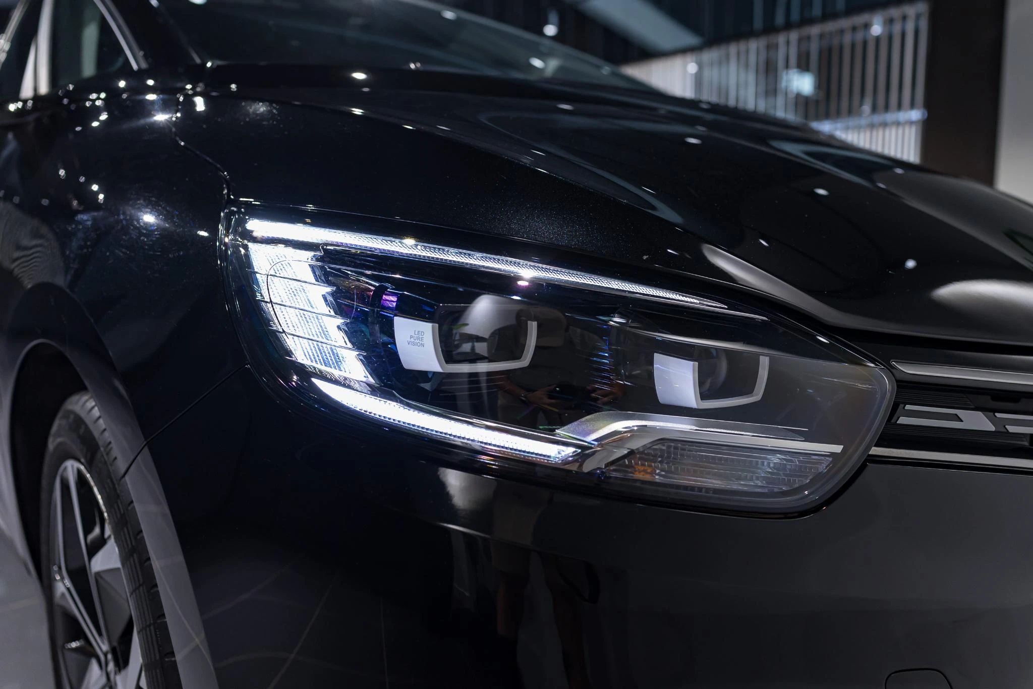 Renault-Grand Scénic-image-11