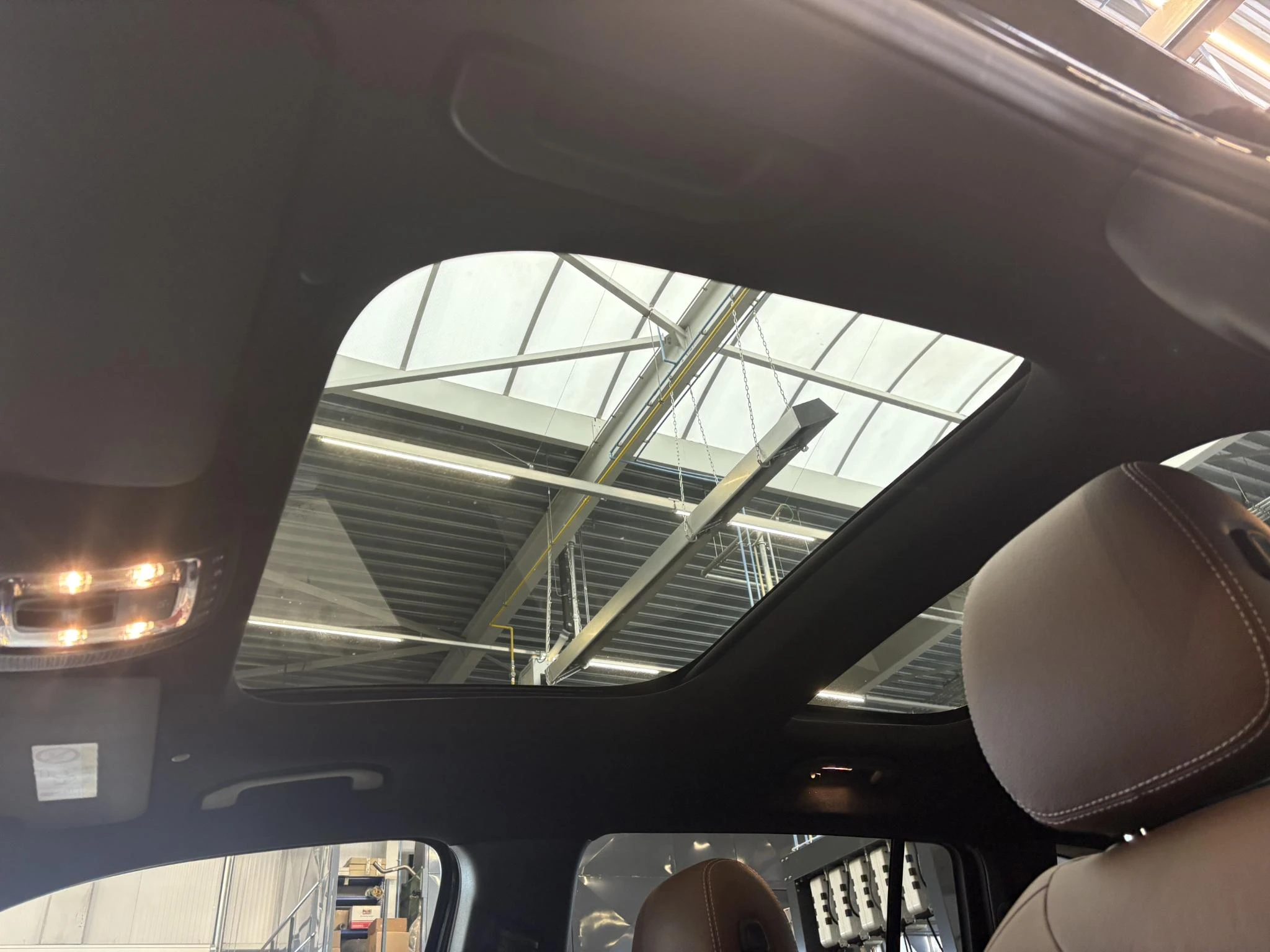 Mercedes-Benz-GLB-image-14