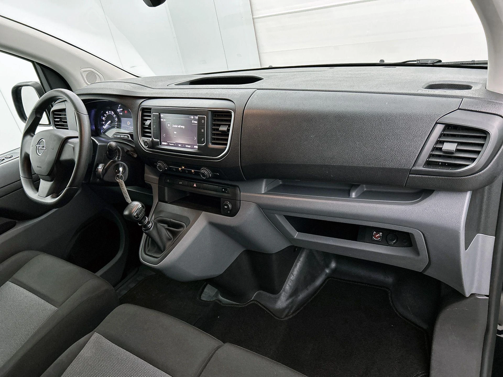Opel-Vivaro-image-10
