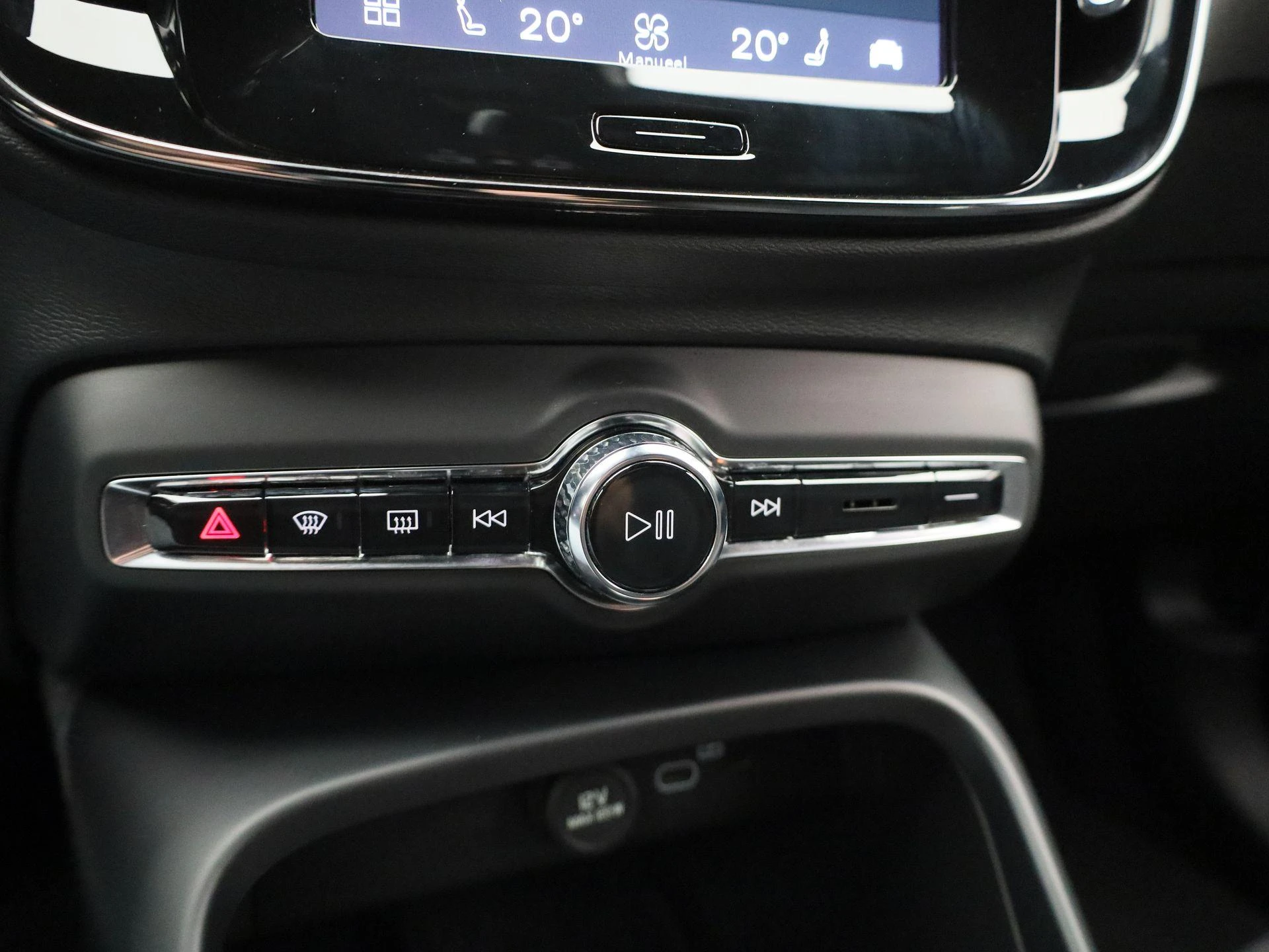 Volvo-XC40-image-22