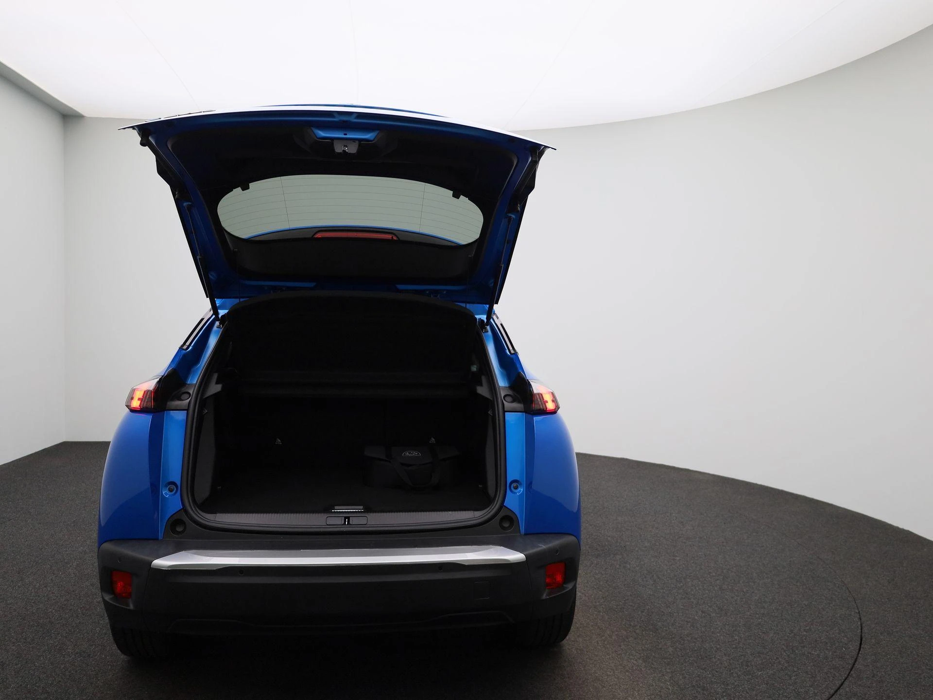 Peugeot-e-2008-image-10