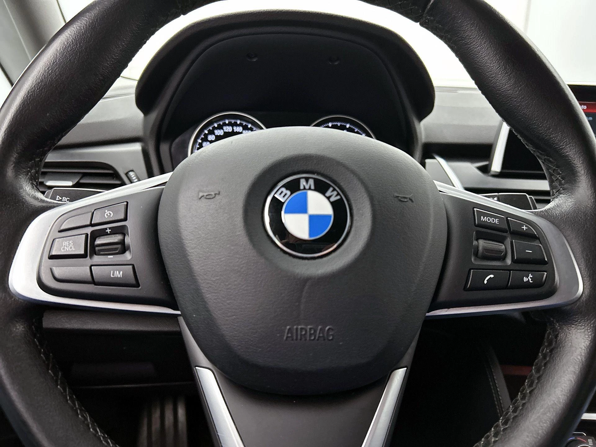 BMW-2 Serie-image-36