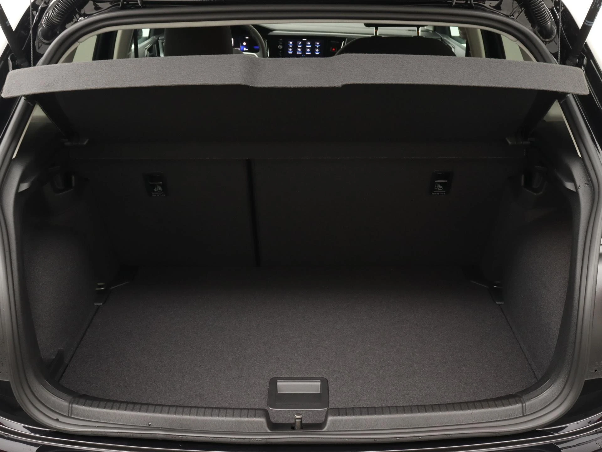 Volkswagen-Polo-image-14