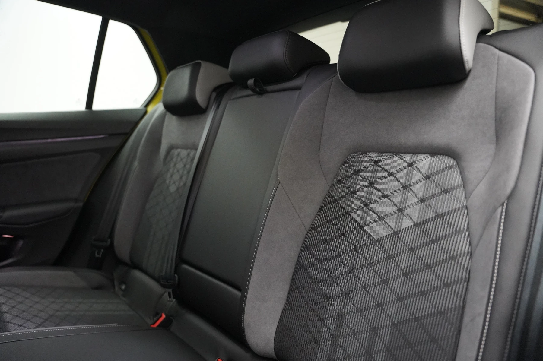 Volkswagen-Golf-image-31