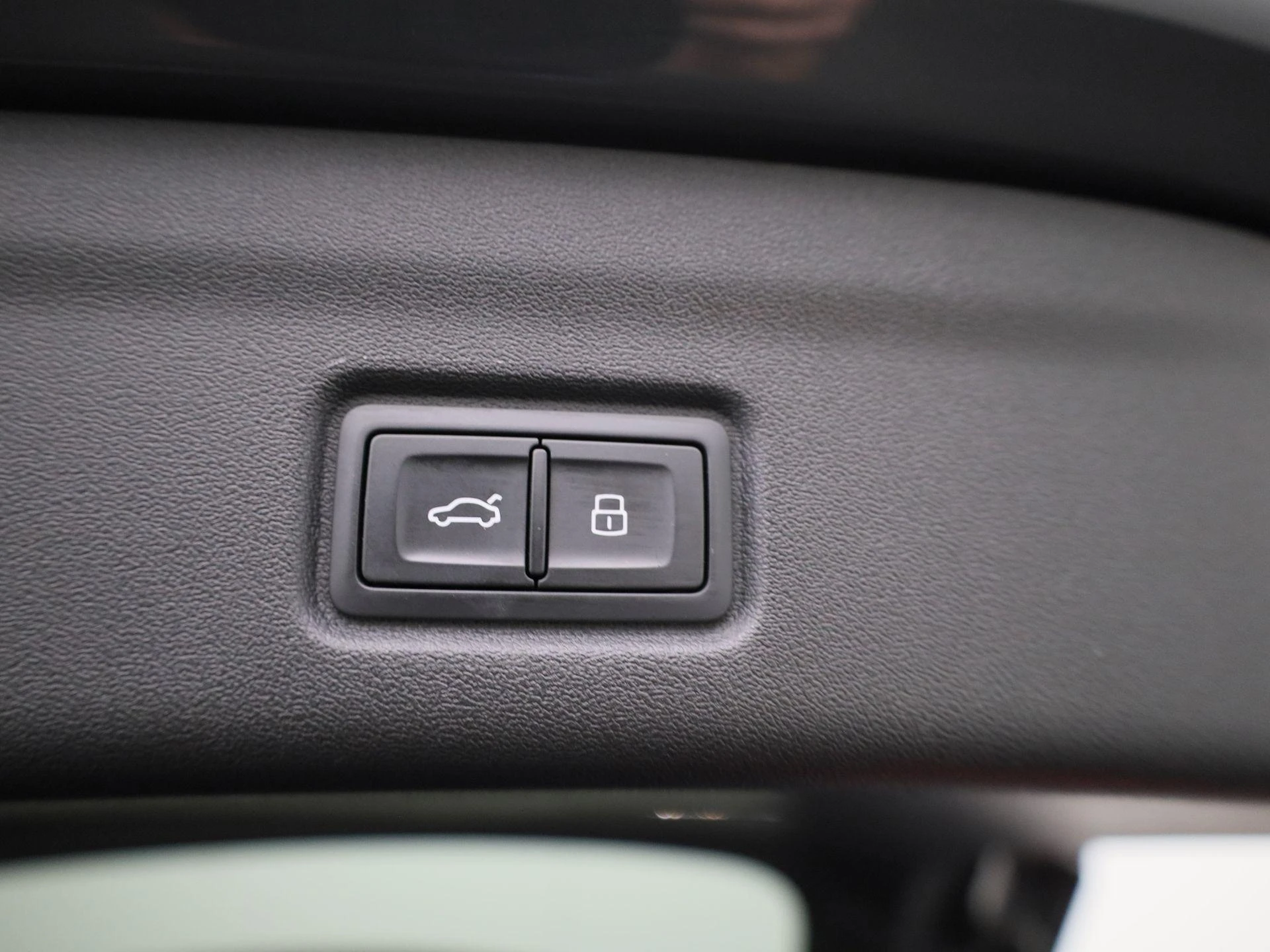 Audi-Q6 e-tron-image-12
