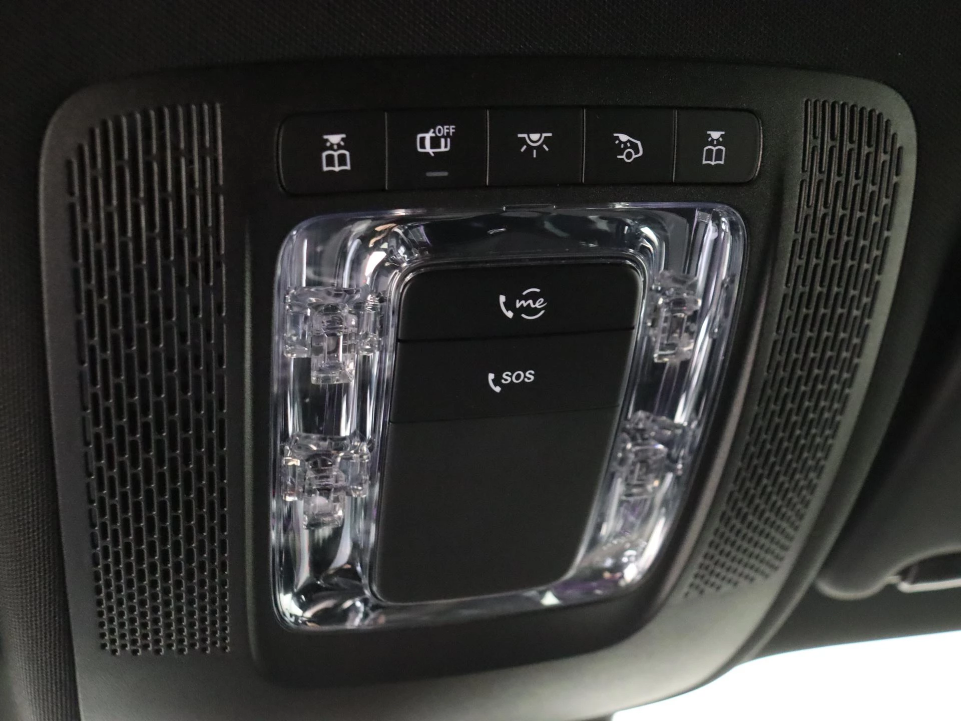 Mercedes-Benz-GLA-image-26