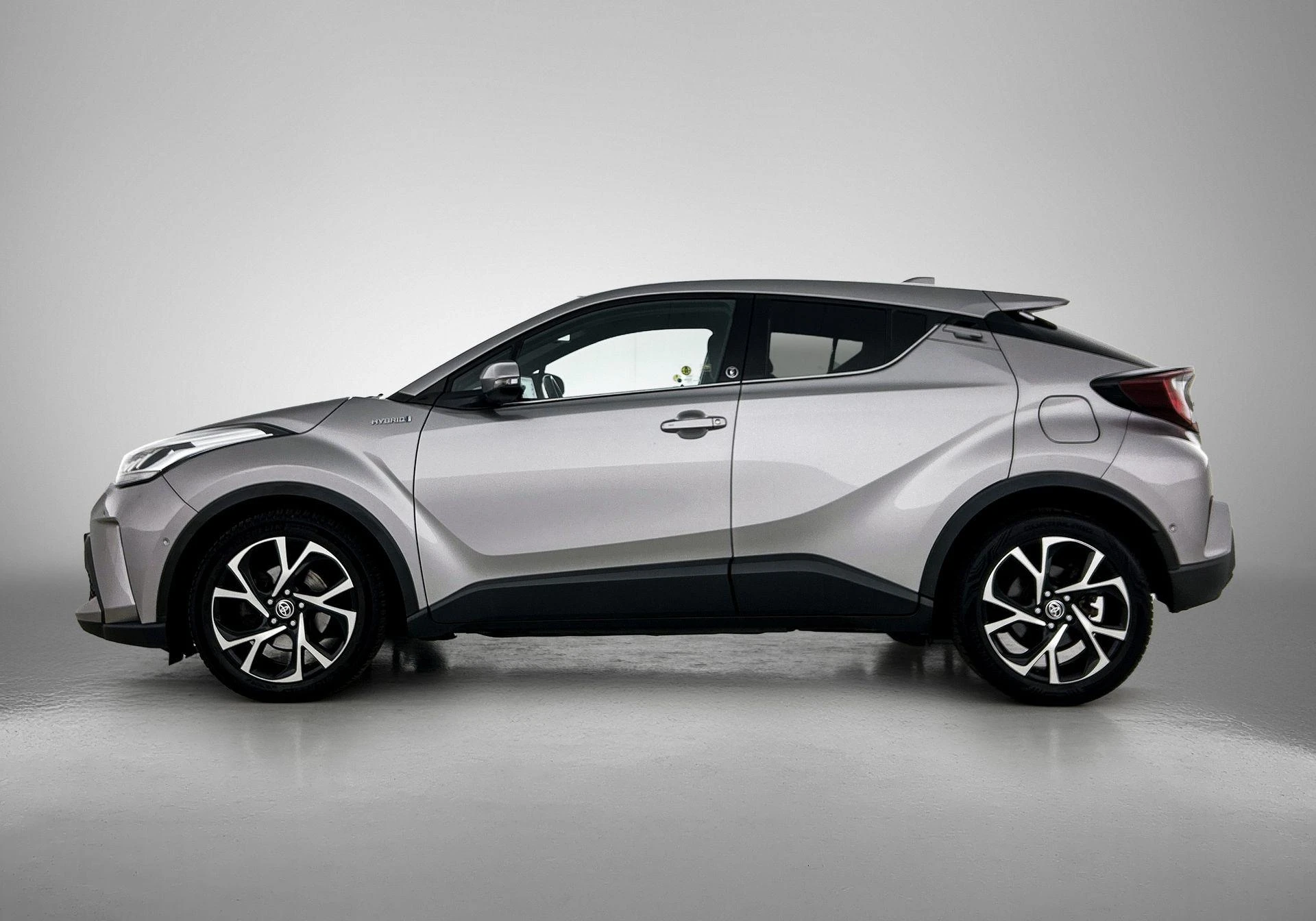 Toyota-C-HR-image-1