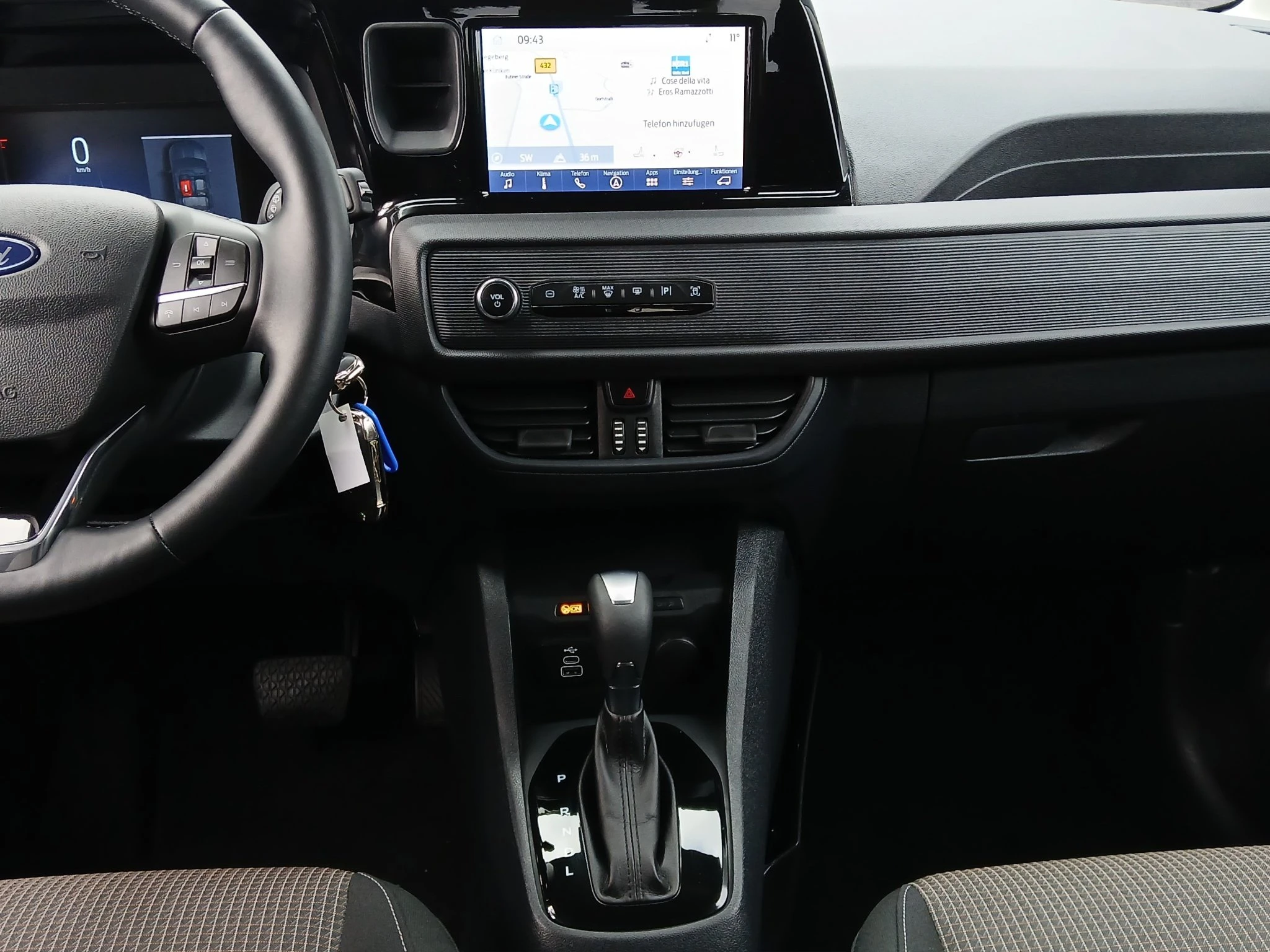 Ford-Tourneo Courier-image-13
