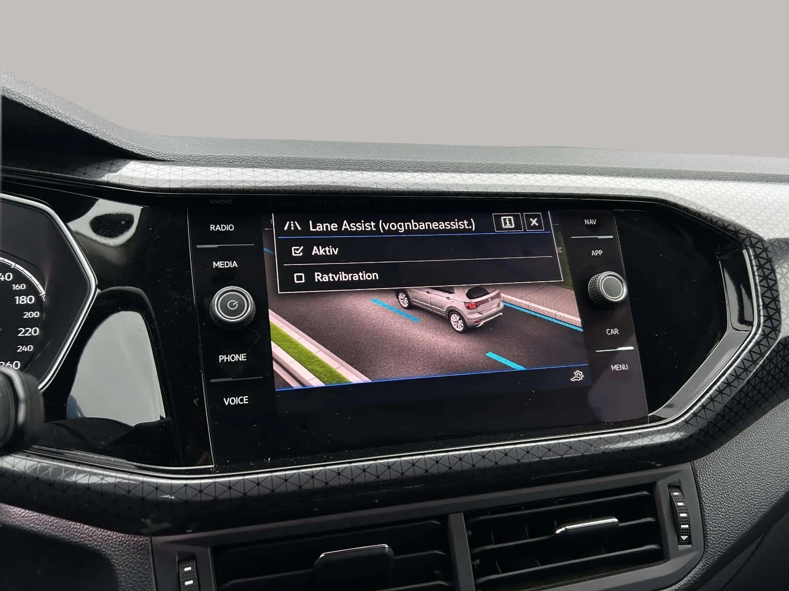 Volkswagen-T-Cross-image-19