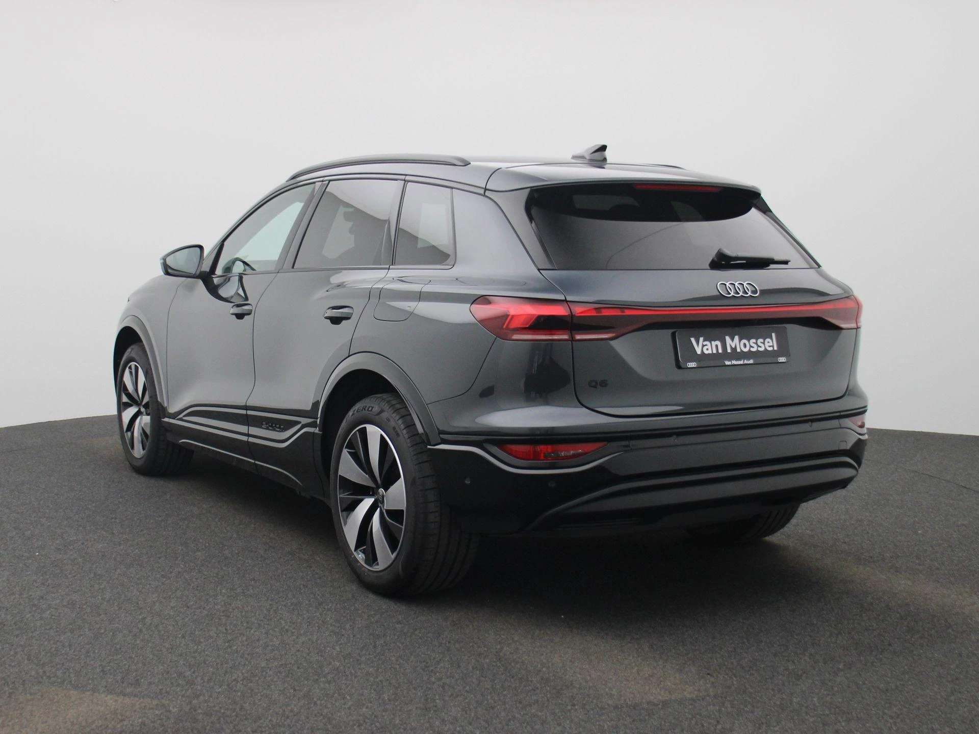 Audi-Q6 e-tron-image-1