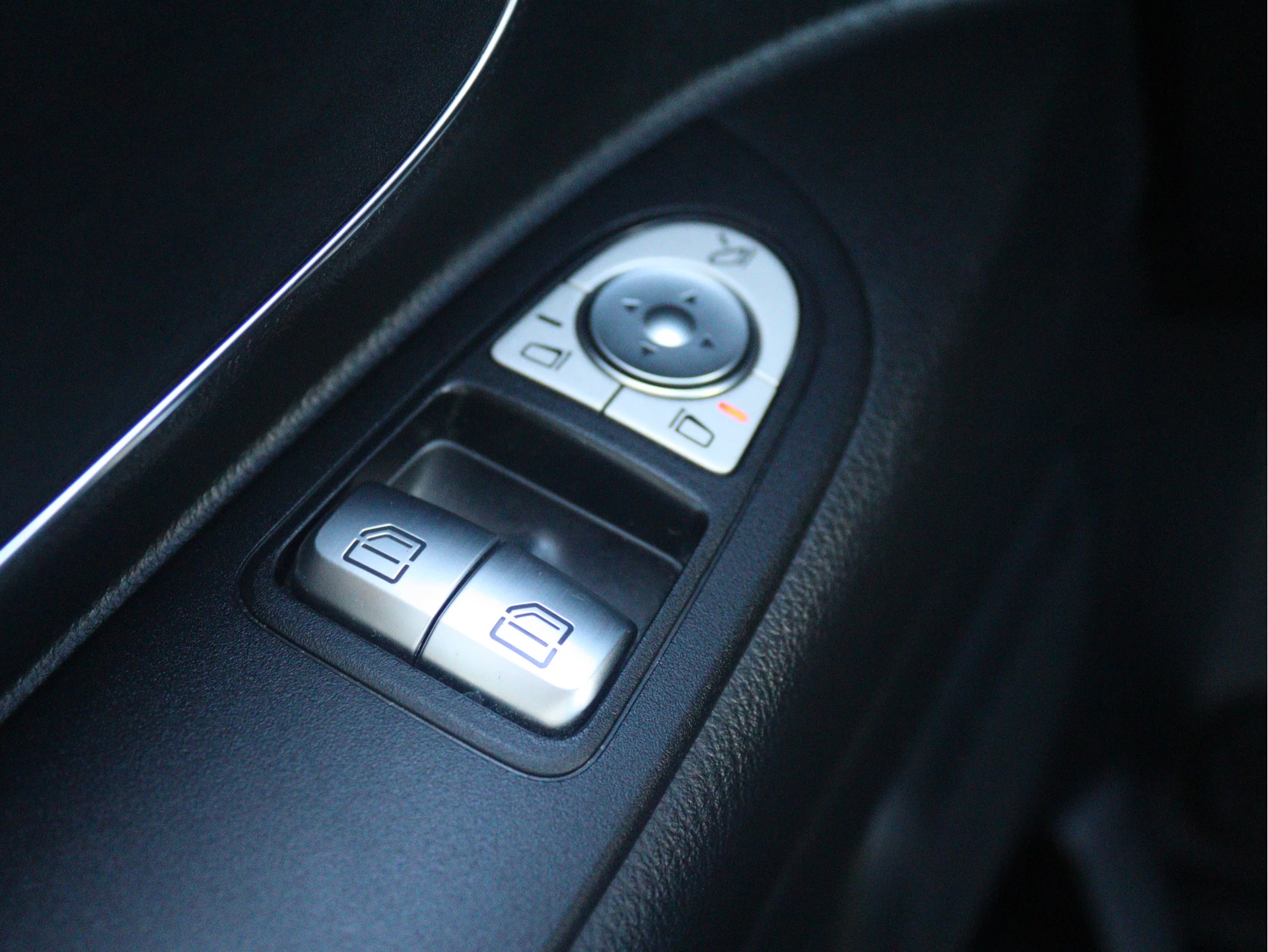 Mercedes-Benz-Vito-image-4
