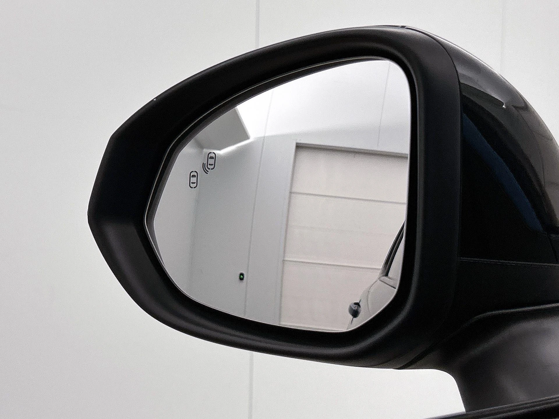 Lynk & Co-01-image-24