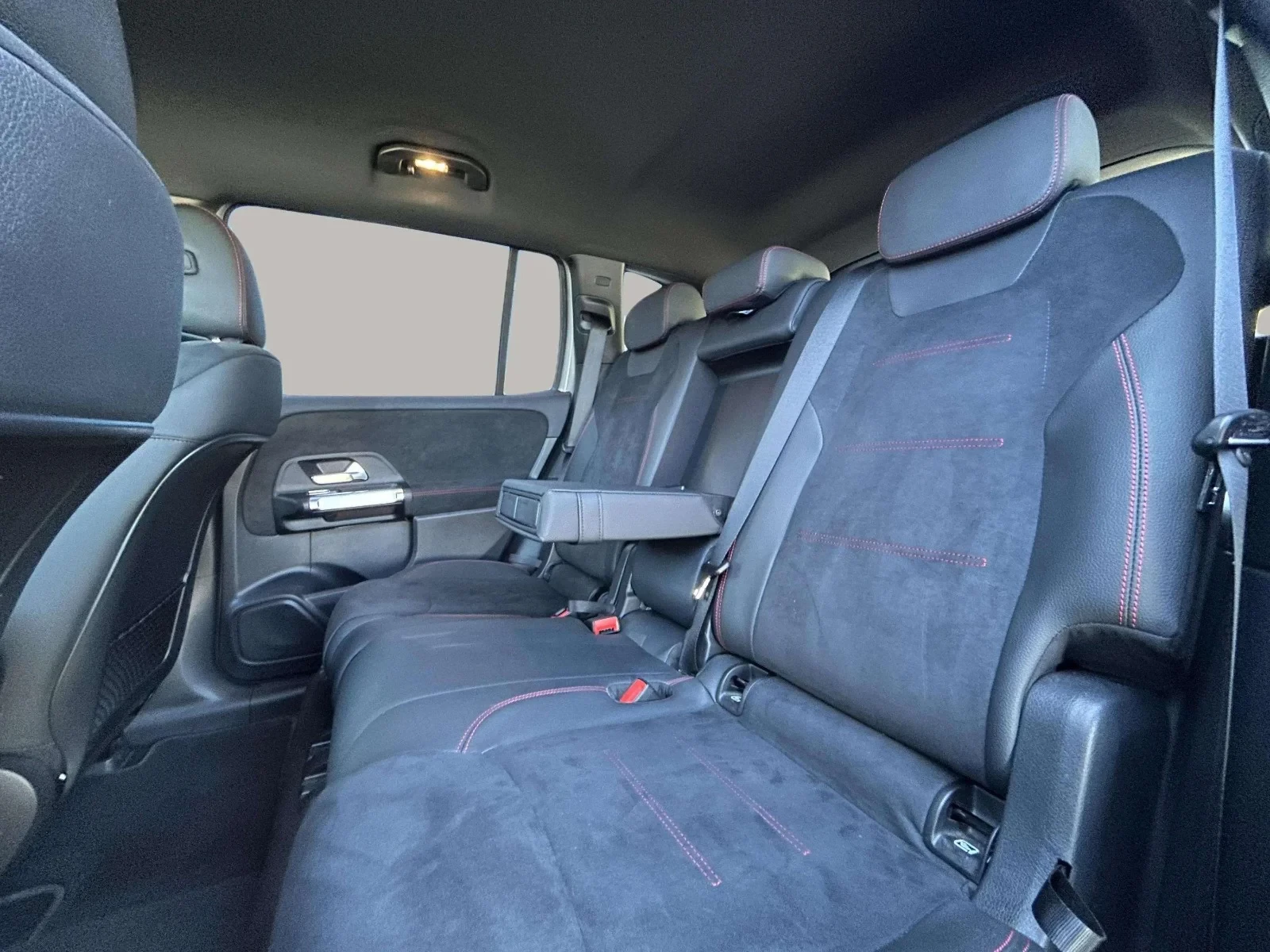 Mercedes-Benz-EQB-image-19