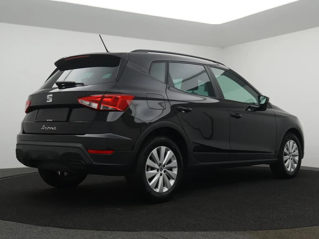 SEAT-Arona-image-1