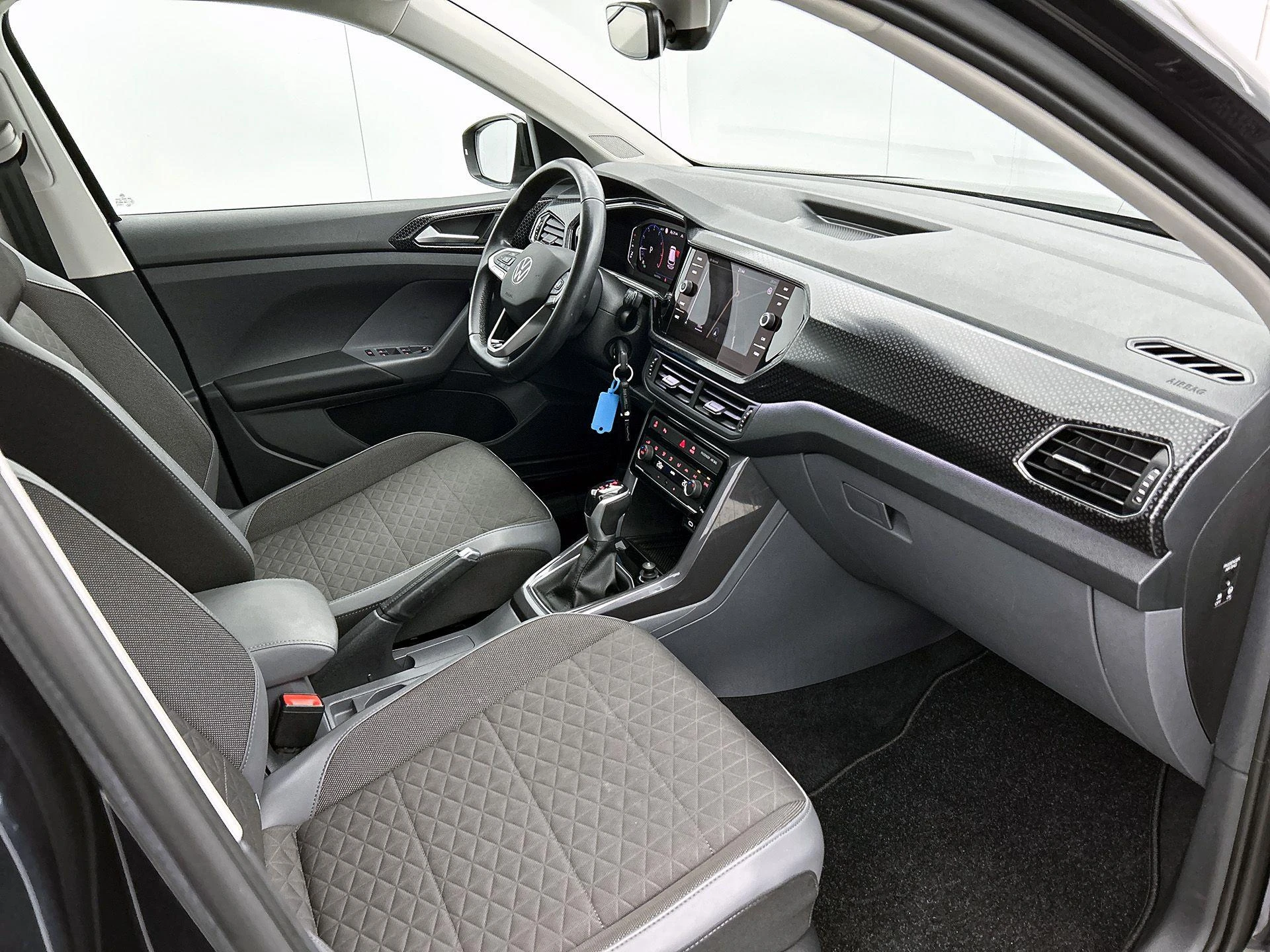 Volkswagen-T-Cross-image-20