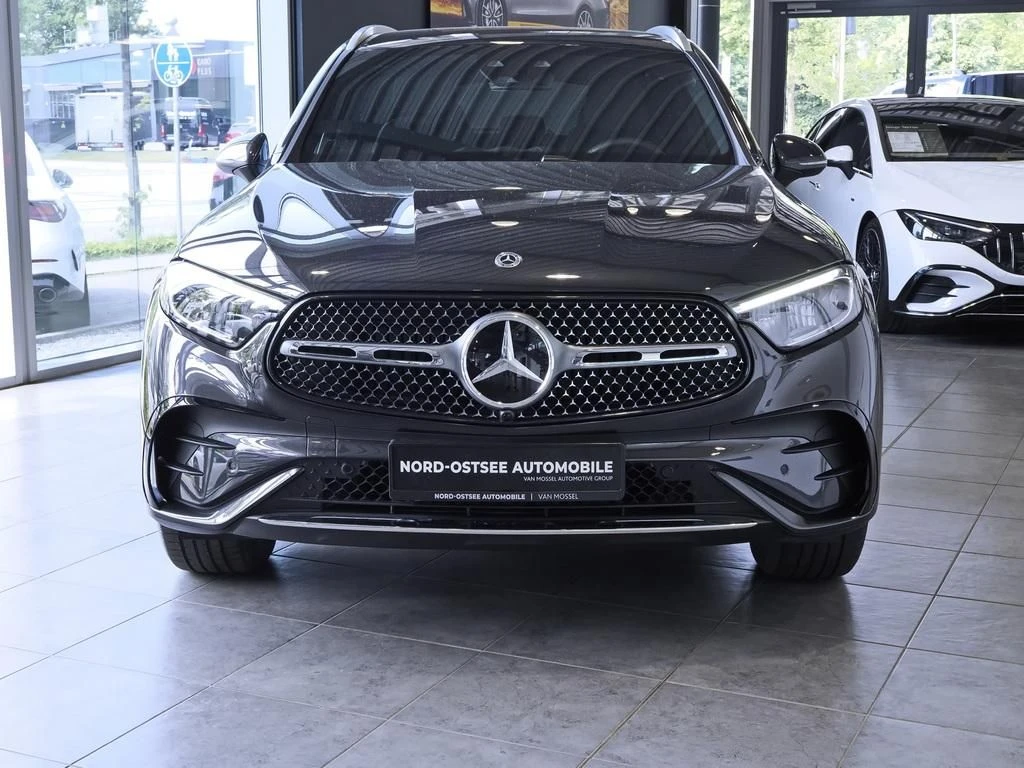 Mercedes-Benz-GLC 300 d-image-3