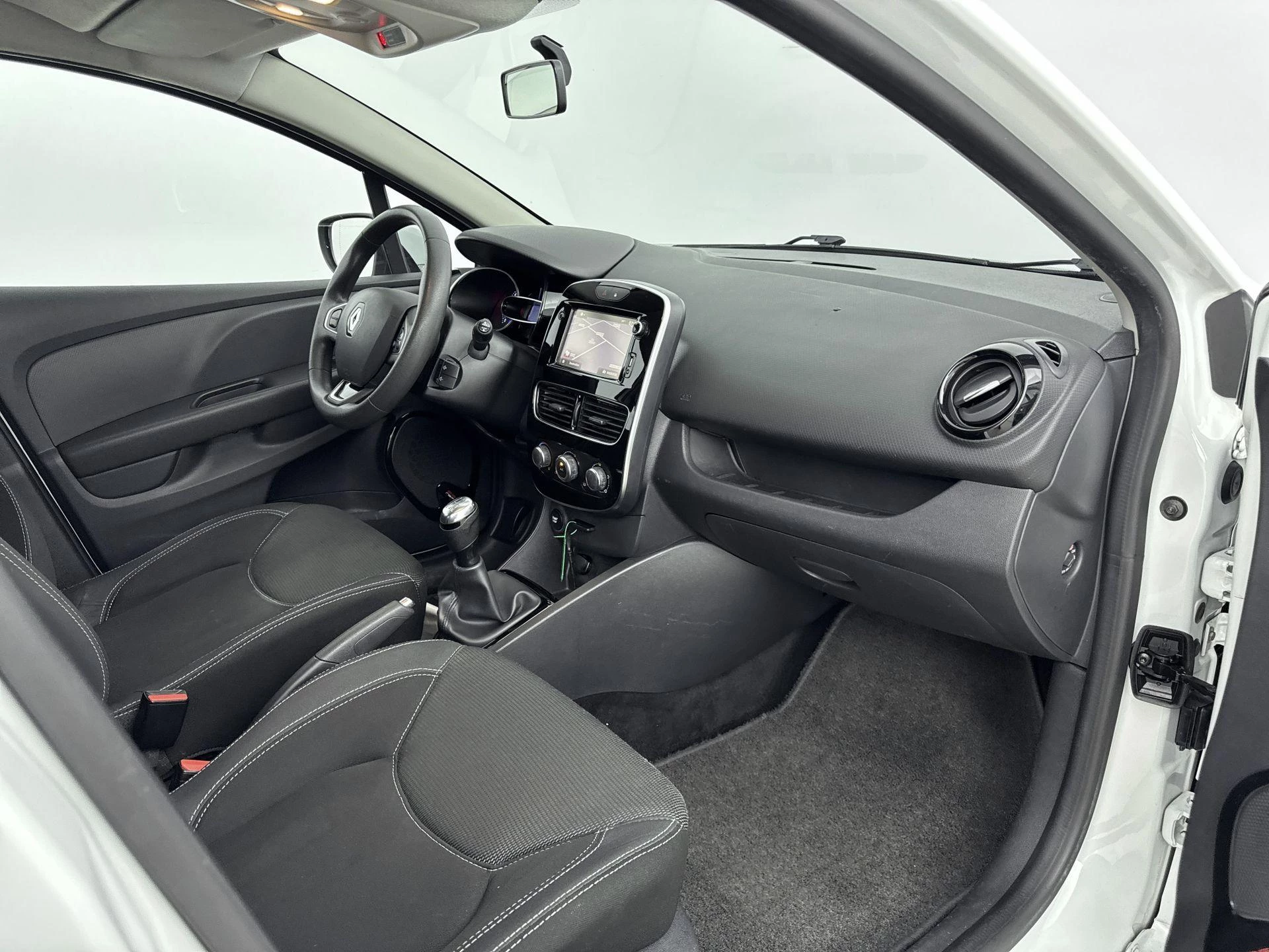 Renault-Clio-image-7