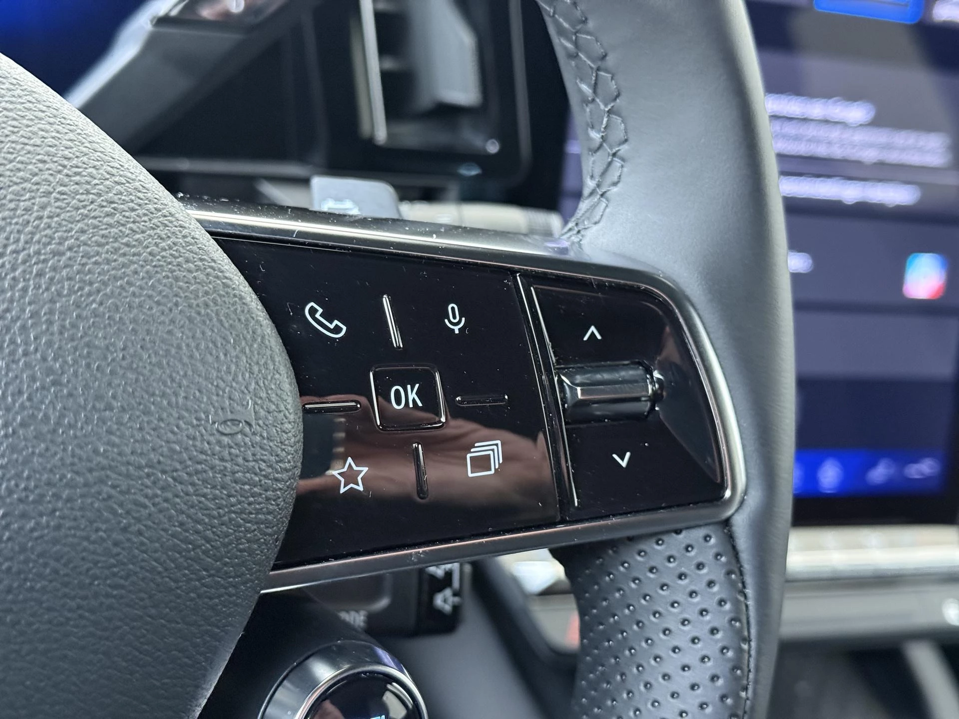 Renault-Megane E-Tech-image-17