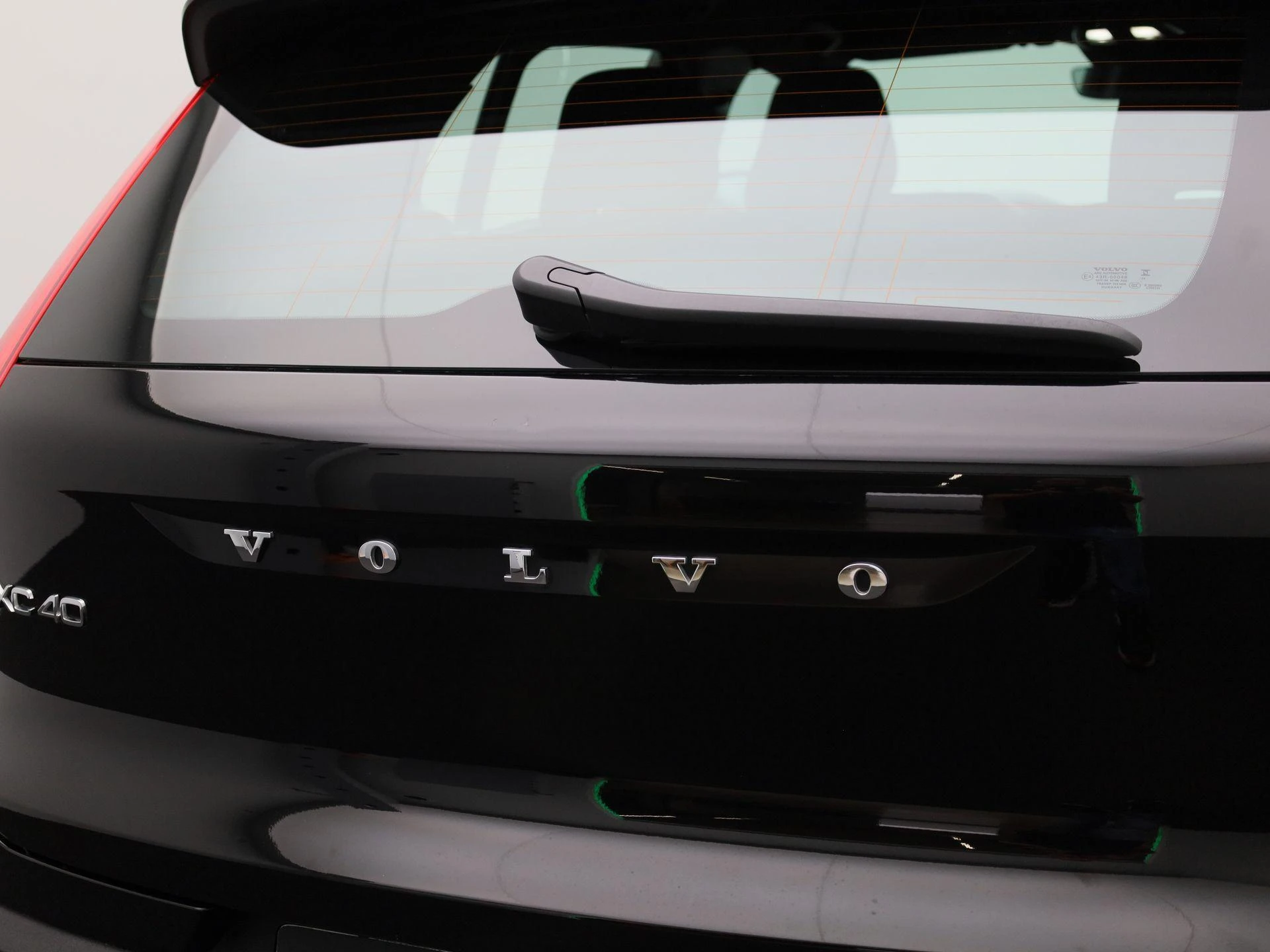 Volvo-EX40-image-34