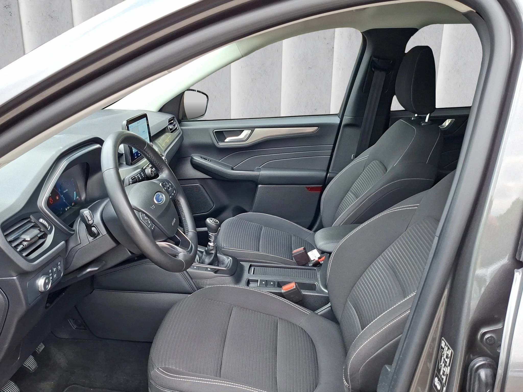 Ford Kuga Titanium 1.5 EB LED | GJR | RFK | SHZ | PDC | LMF | Navi | BT | Klima