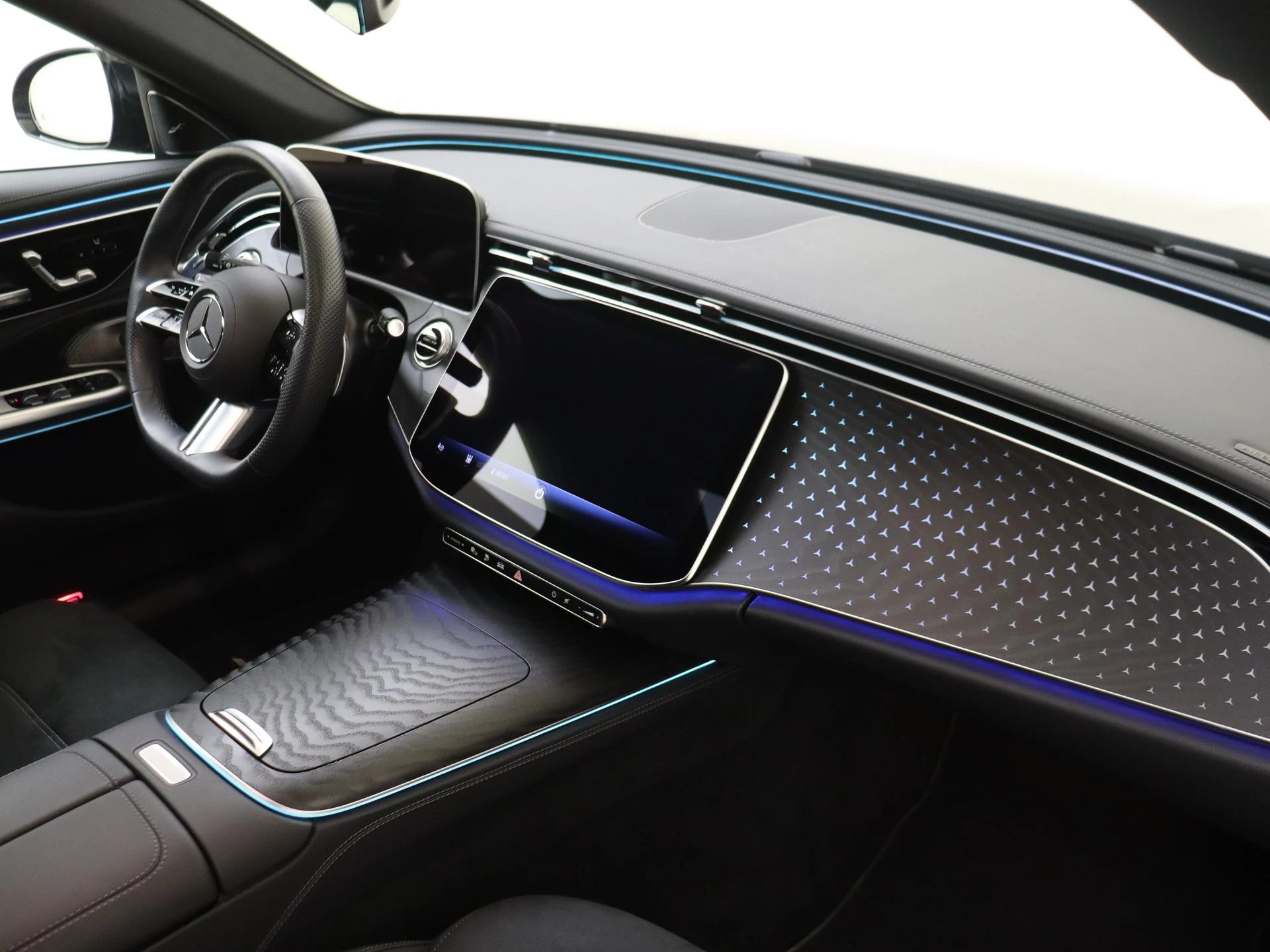 Mercedes-Benz-E-Klasse-image-4