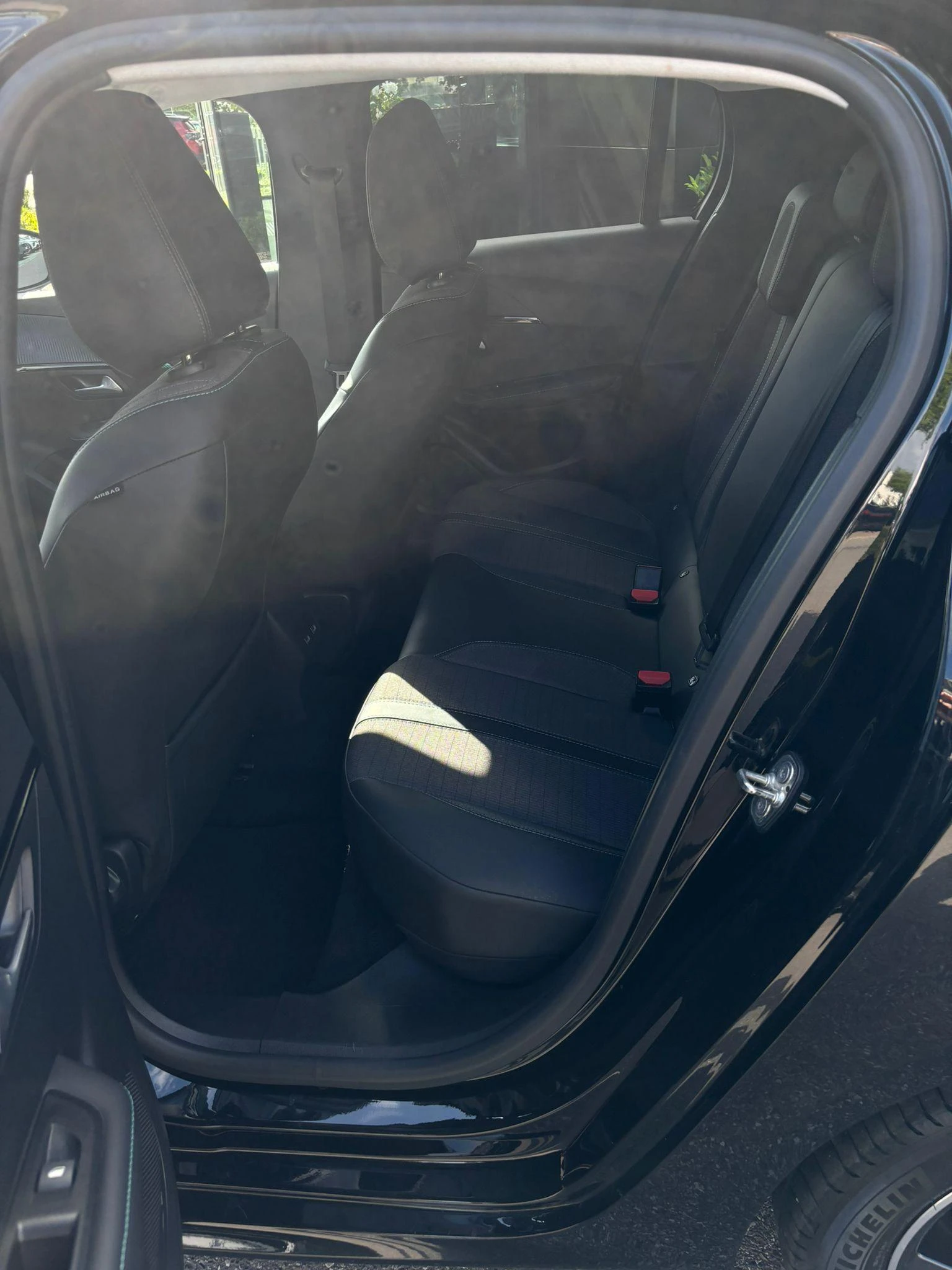 Peugeot 208 1.2 PureTech 100 EAT8 S&S Allure pack