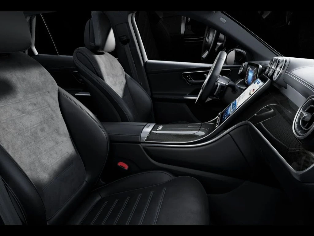 Mercedes-Benz-GLC 300 d-image-10