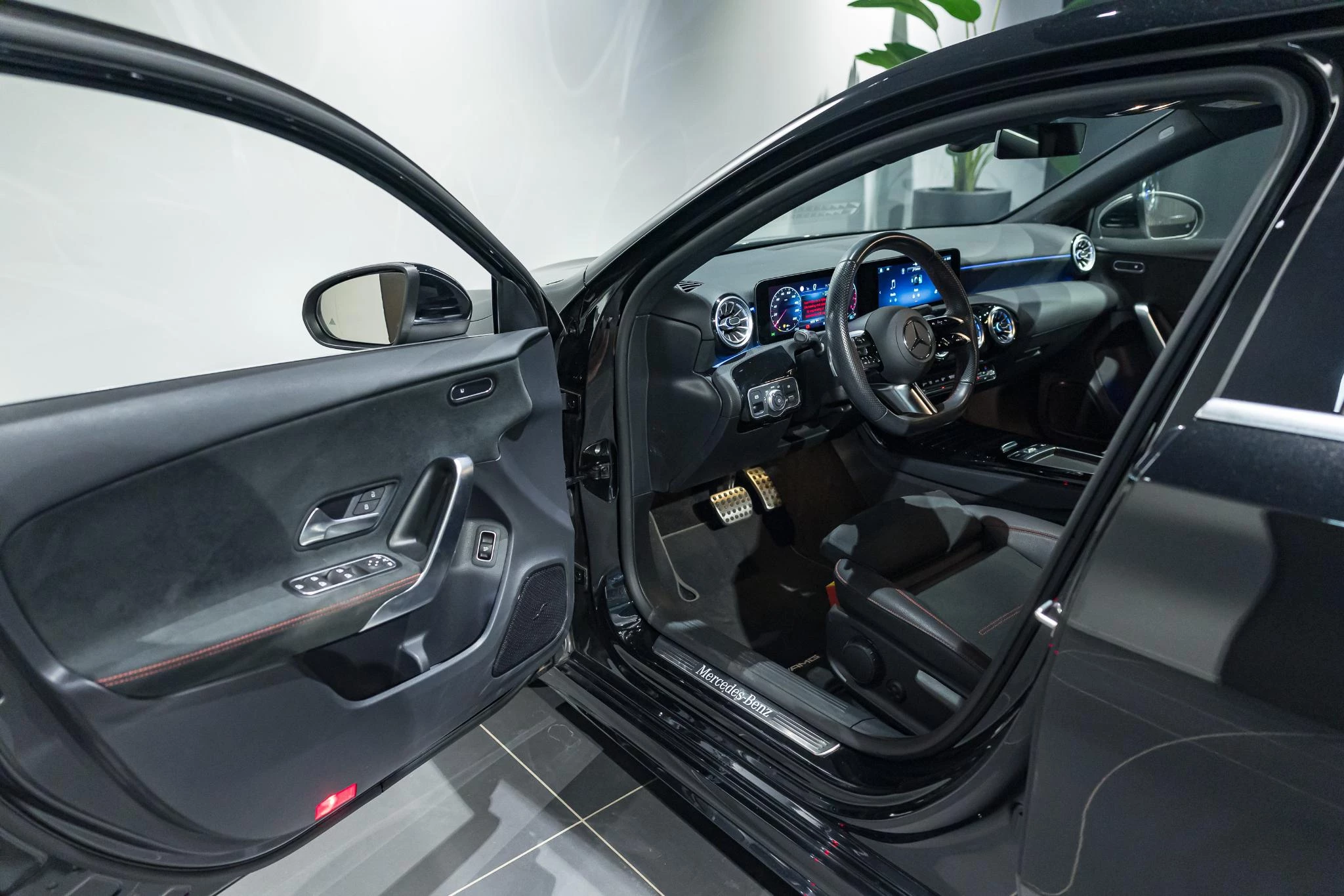 Mercedes-Benz A-Klasse Limousine A 180 AMG Line