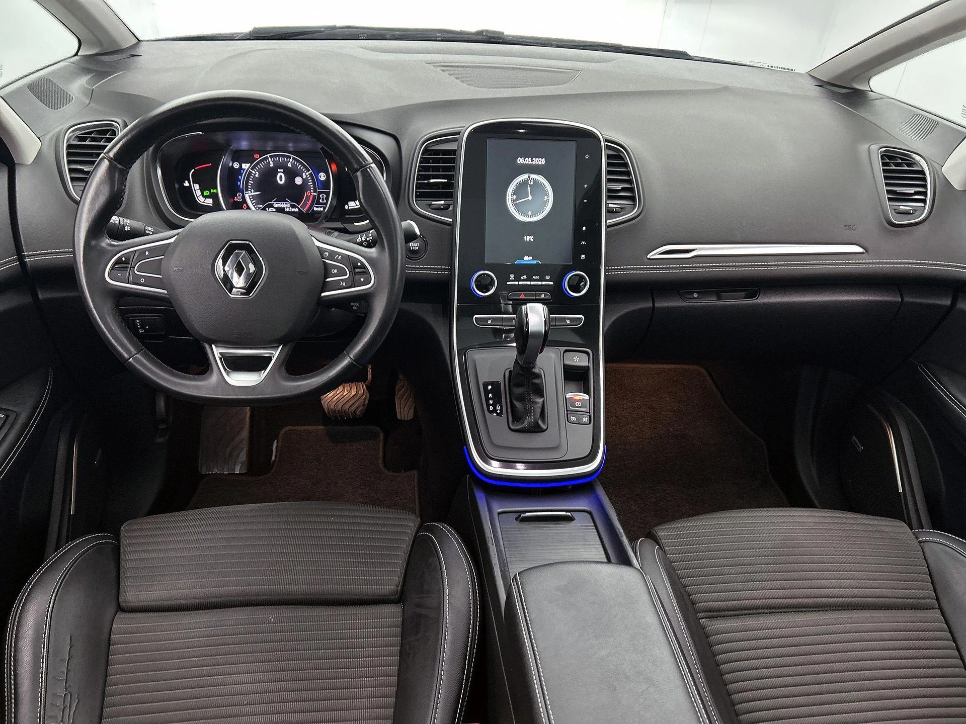 Renault-Grand Scénic-image-22
