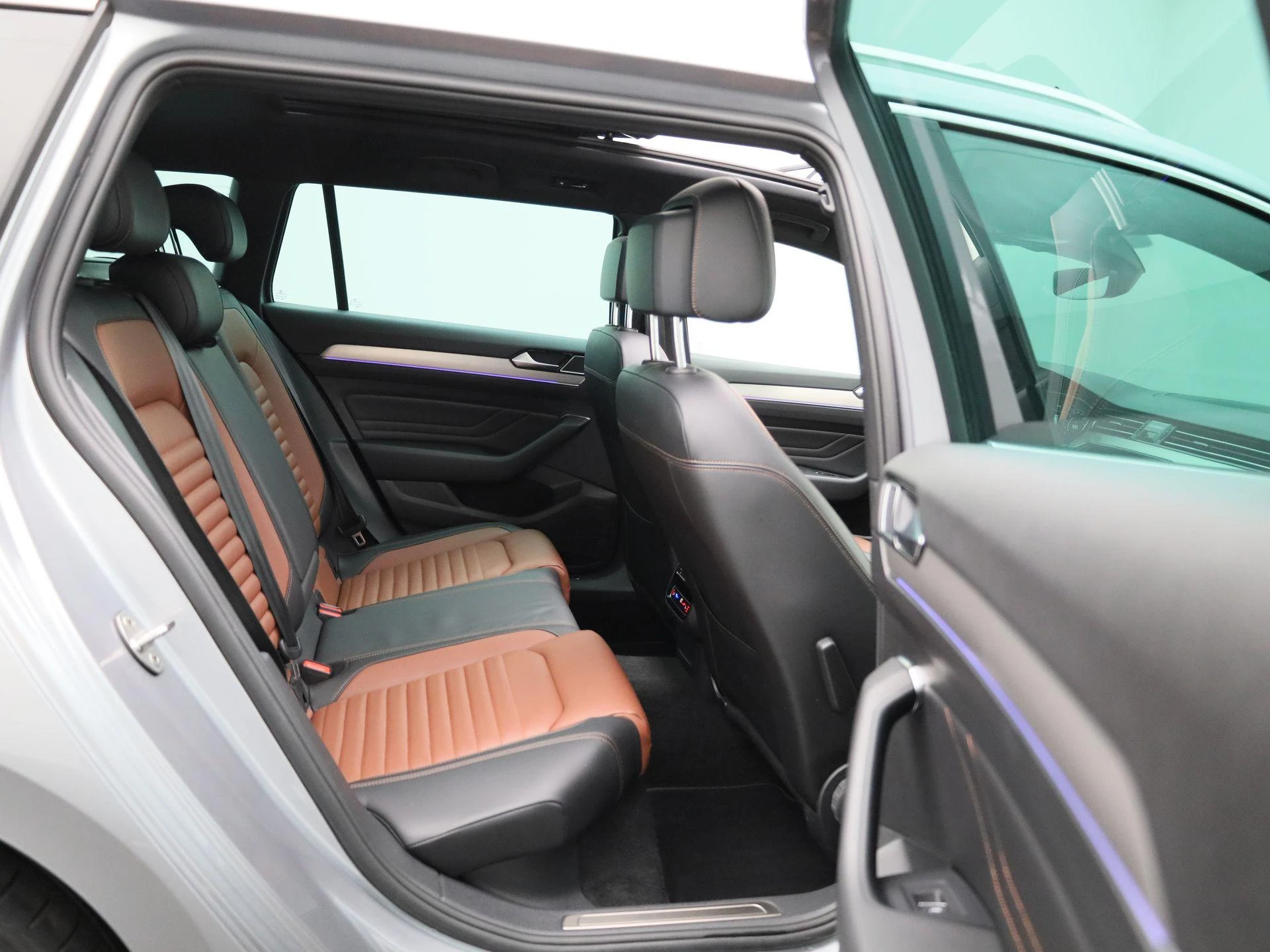 Volkswagen-Passat-image-40