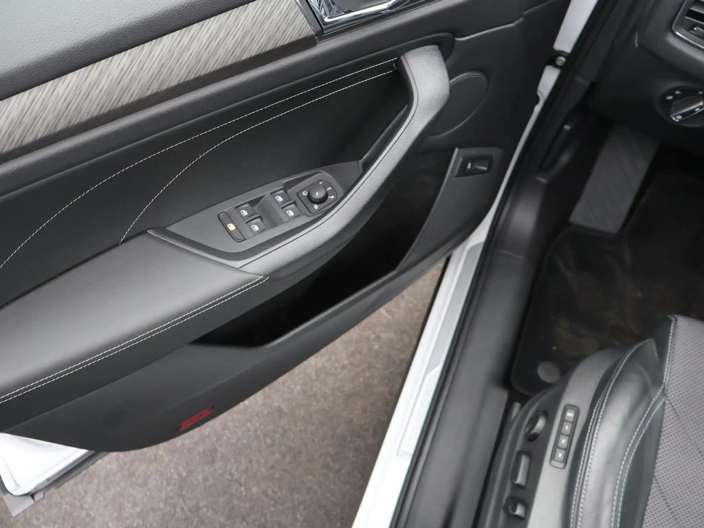 Škoda Kodiaq Kodiaq Clever+ 2.0TDI 150PK *AUTOMAAT*PANODAK*7 ZITPLAATSEN*LEDER*CAMERA*ACC*PDC*NAVI*...*