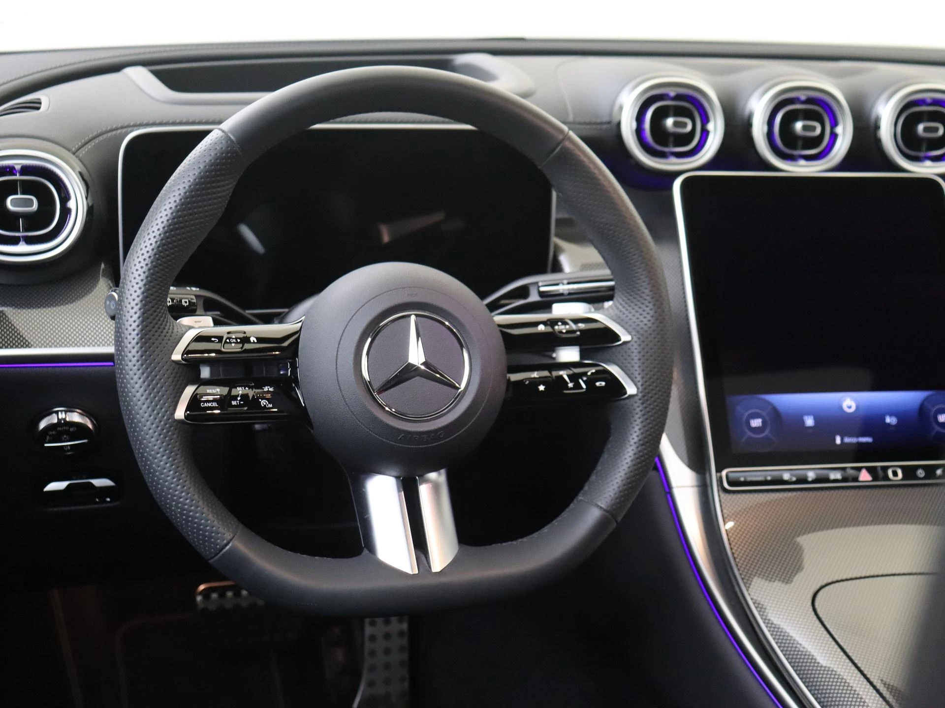 Mercedes-Benz-GLC-image-9