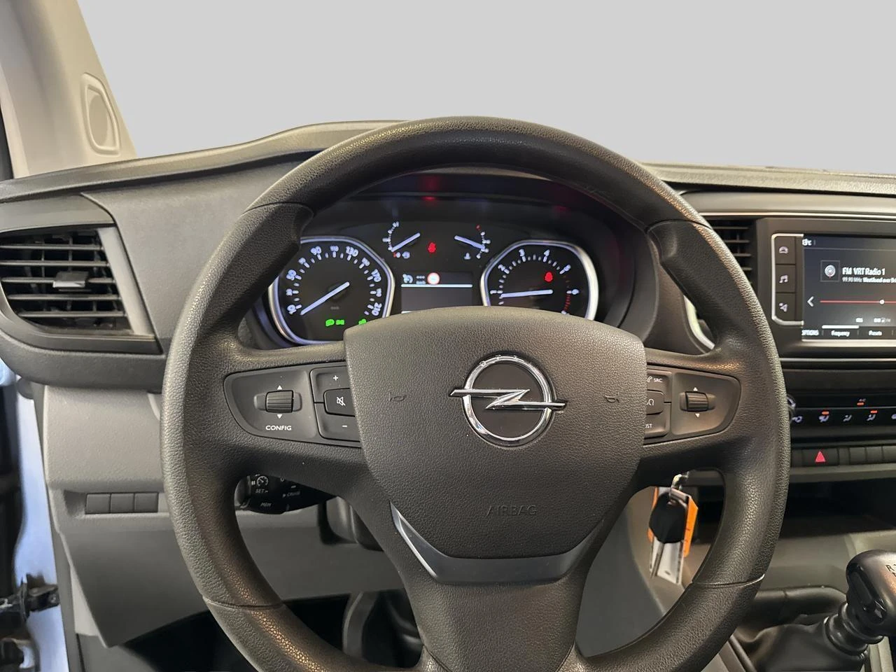 Opel-Vivaro-image-9