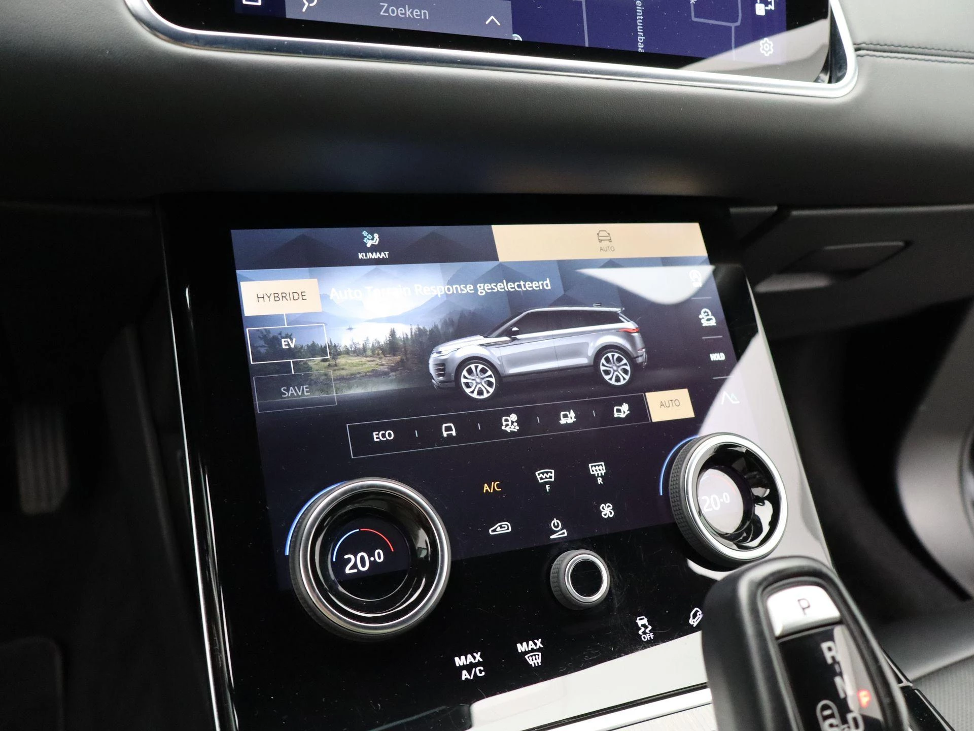 Land Rover-Range Rover Evoque-image-22