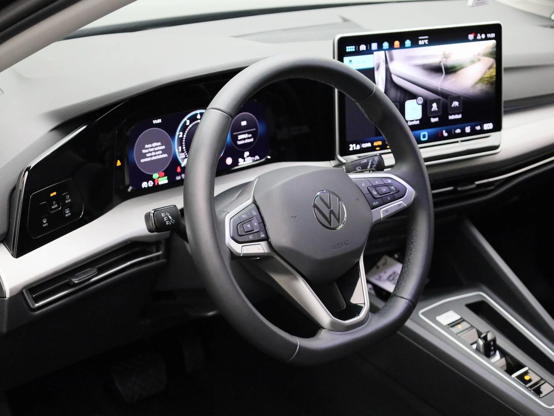 Volkswagen-Golf-image-28