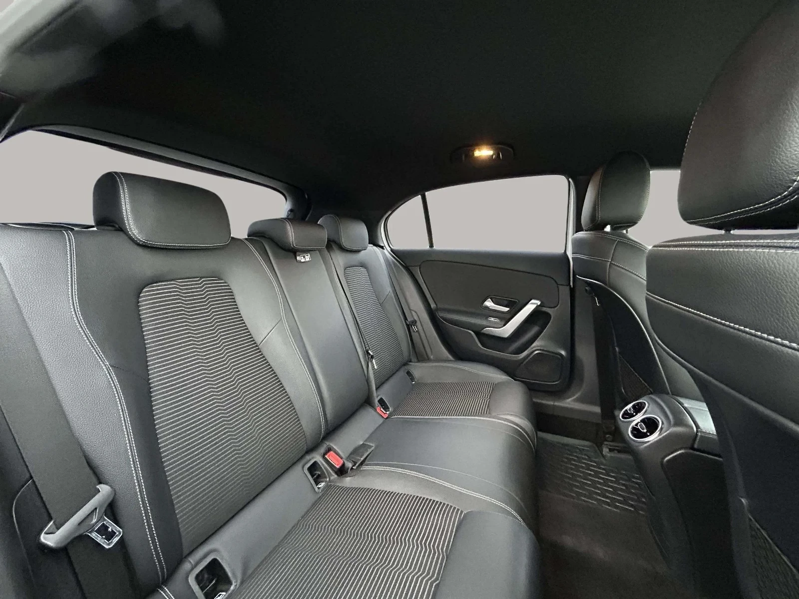 Mercedes-Benz-A-Klasse-image-15