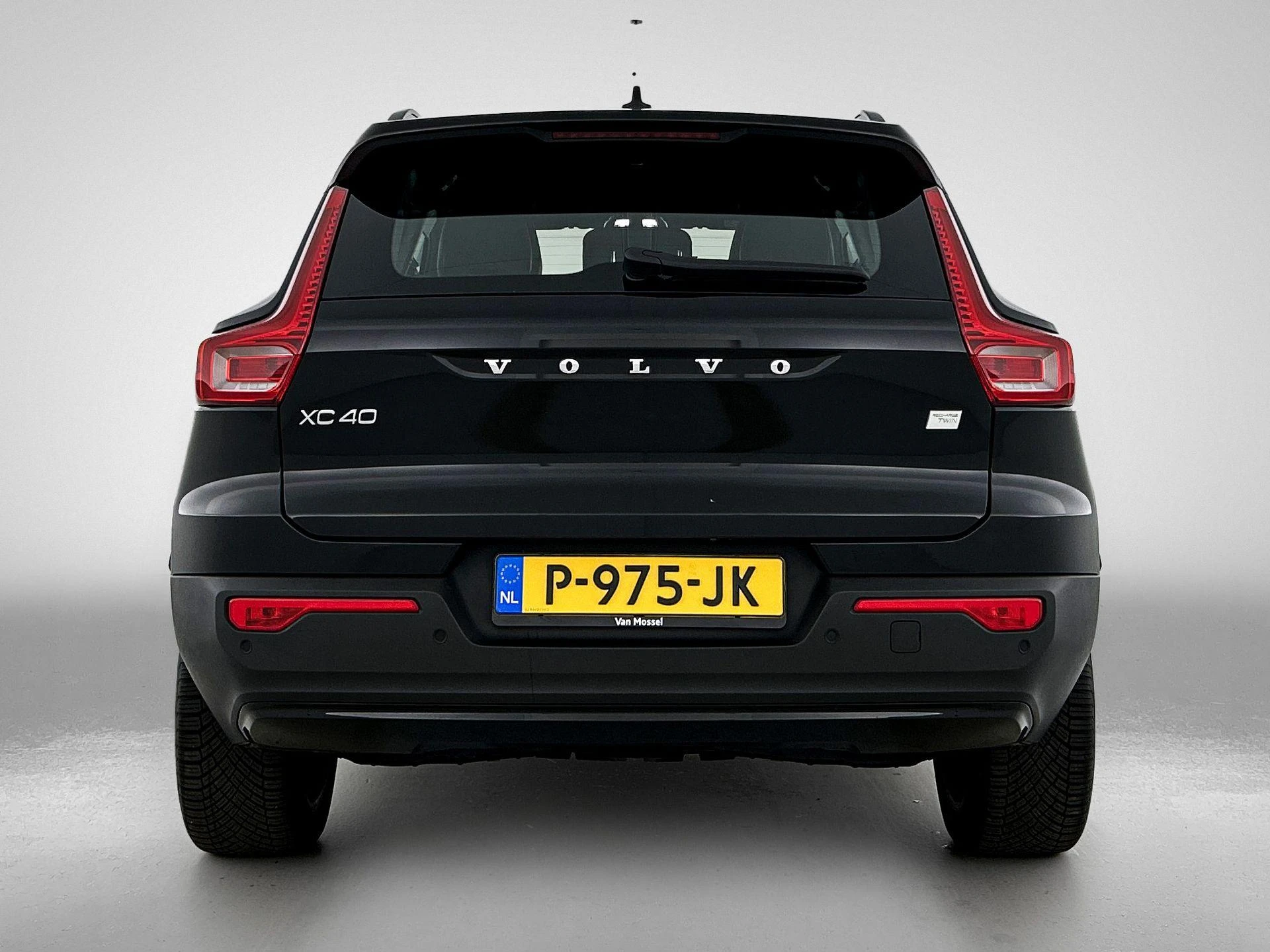 Volvo-XC40-image-2