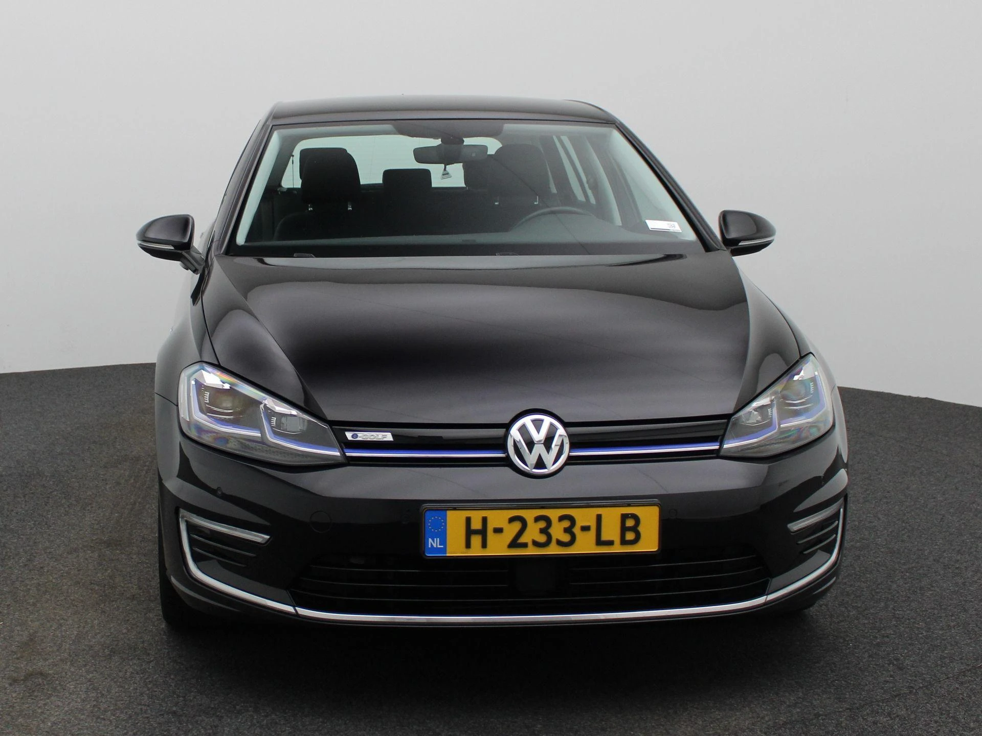 Volkswagen-e-Golf-image-2