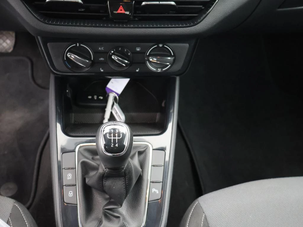 Škoda Fabia Fabia Selection 1.0i 80PK *VIRTUAL COCKPIT*PDC*APP-CONNECT*PDC*CRUISE*...*