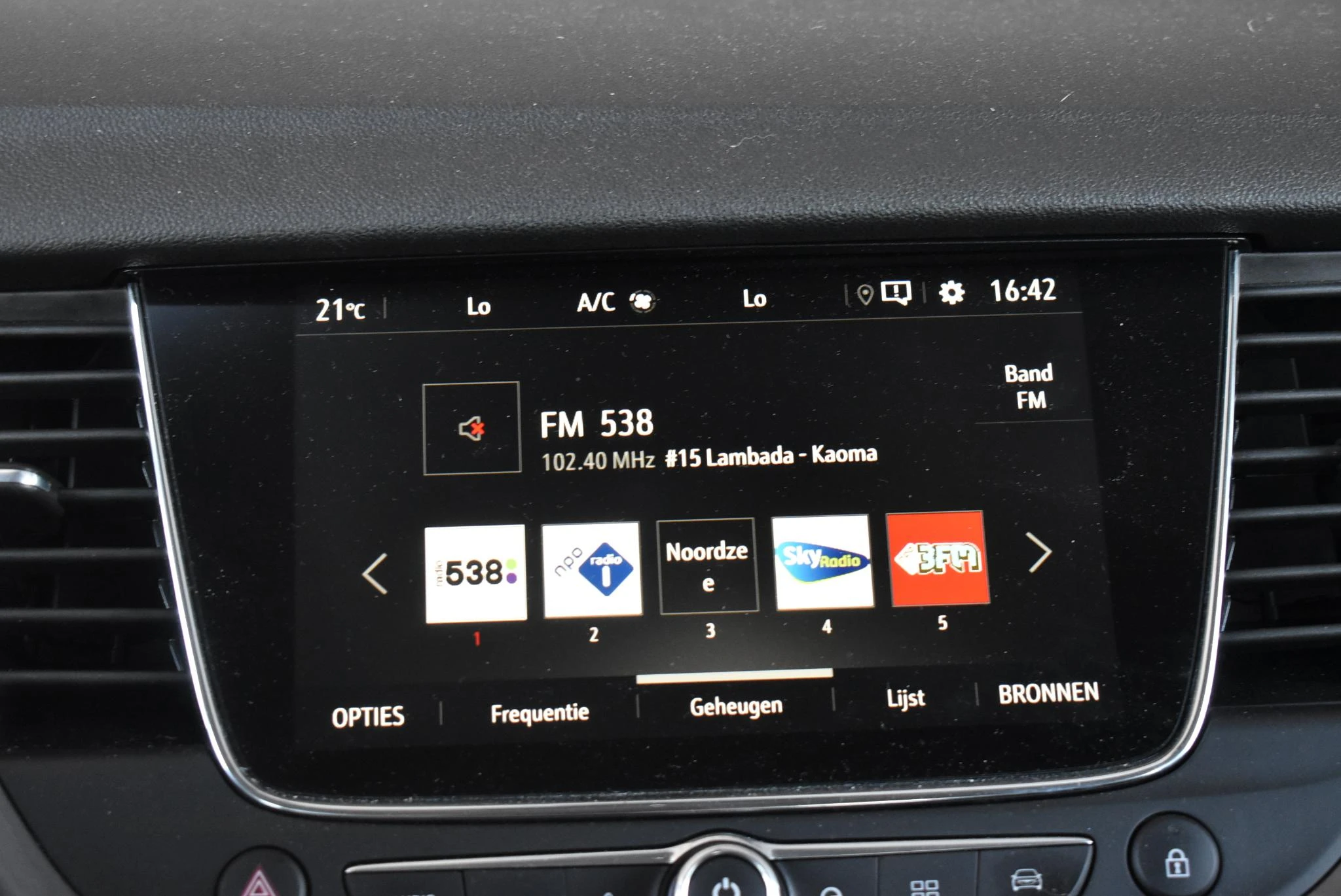 Opel Grandland X 1.6 Turbo Hybrid4 Business Executive