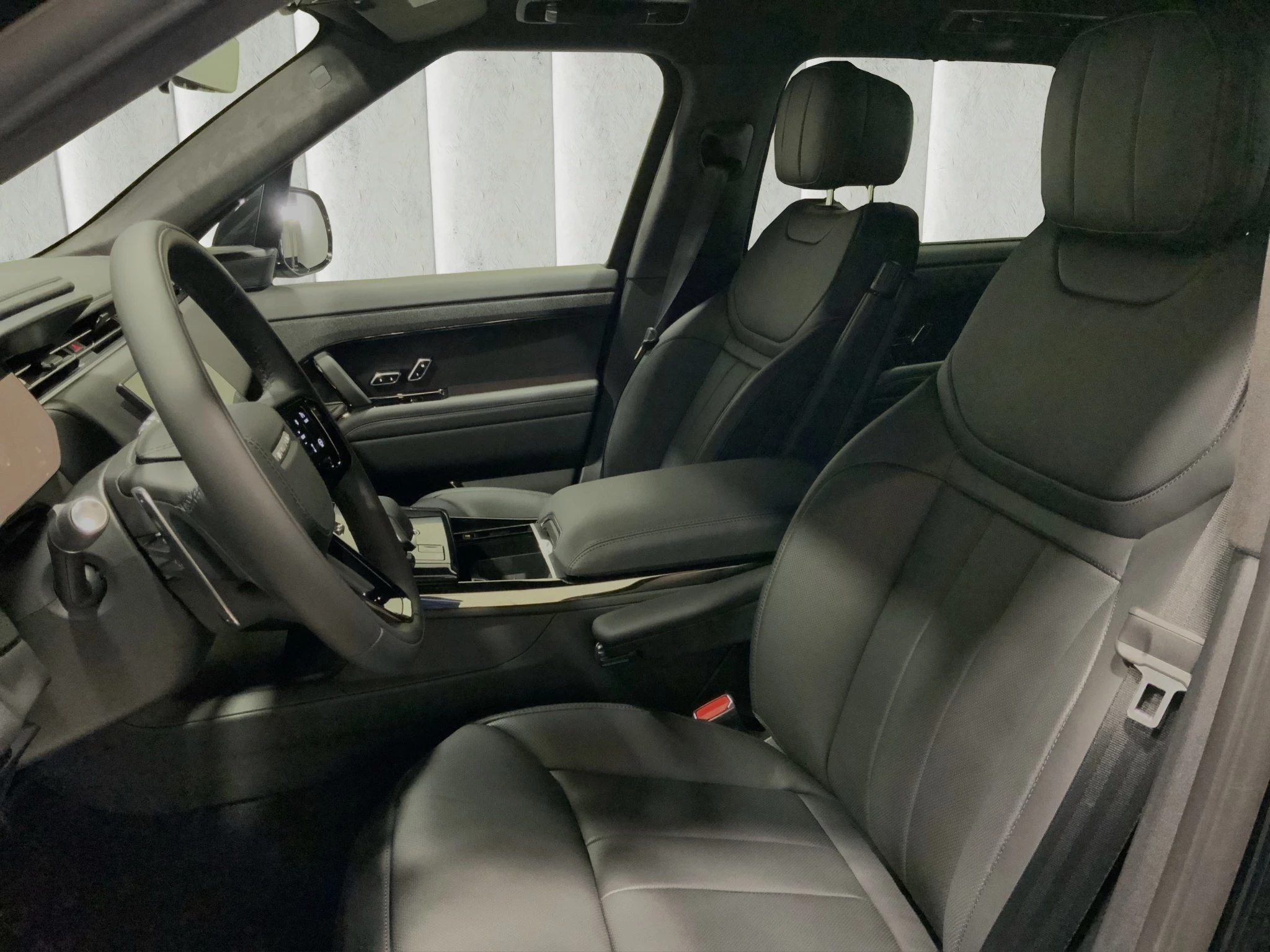 Land Rover Range Rover Sport AUTOBIOGRAPHY 3.0 P550e PHEV AWD Geländewagen. 405 kW. 5-türig