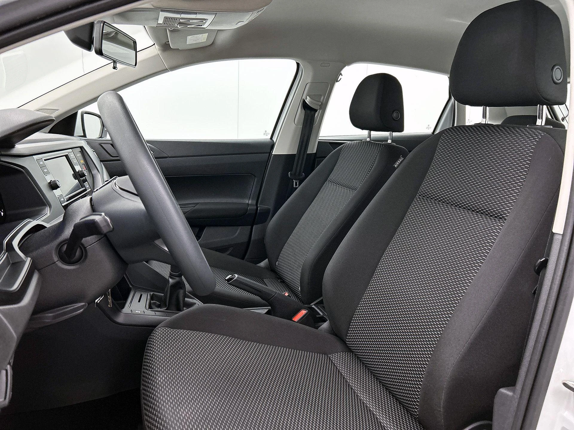 Volkswagen-Polo-image-30