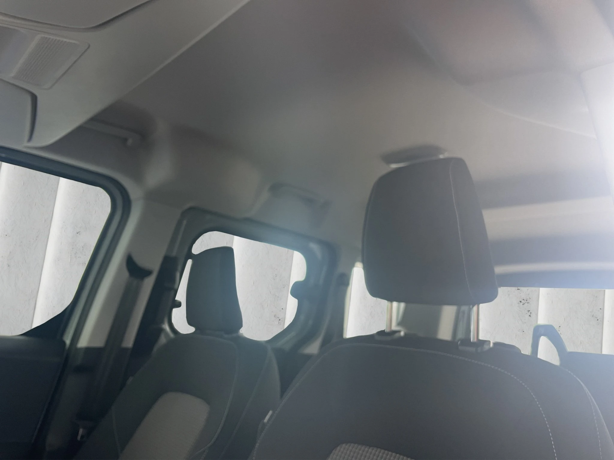 Ford-Tourneo Courier-image-15