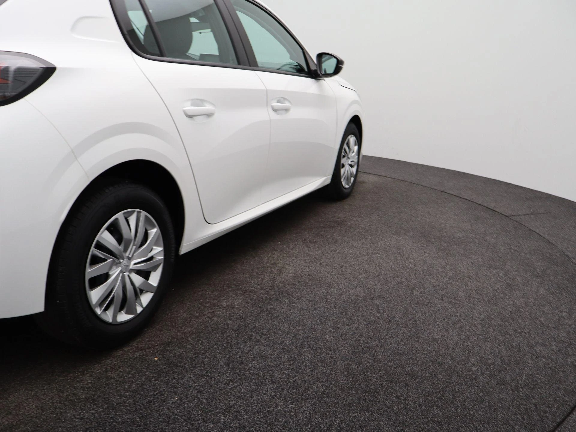 Peugeot-208-image-33