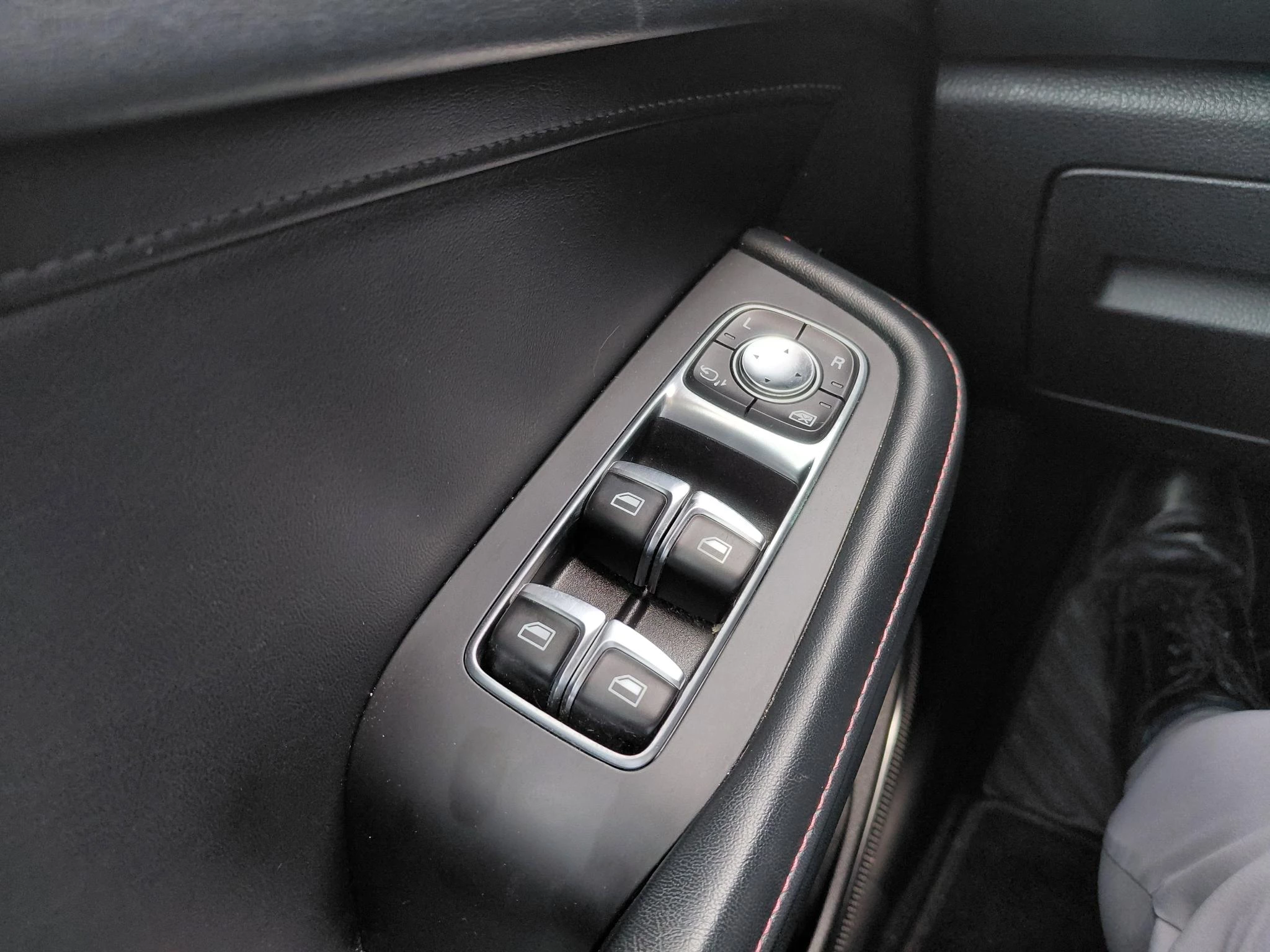 MG EHS 1.5 TGDI Edition1