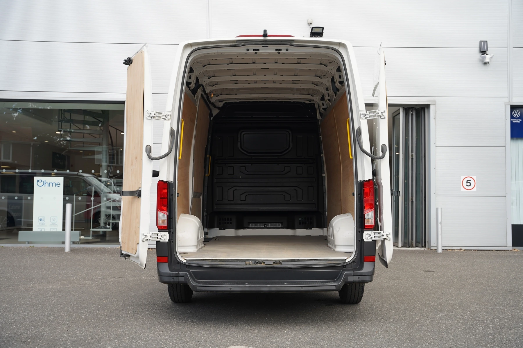 Volkswagen-Crafter-image-24