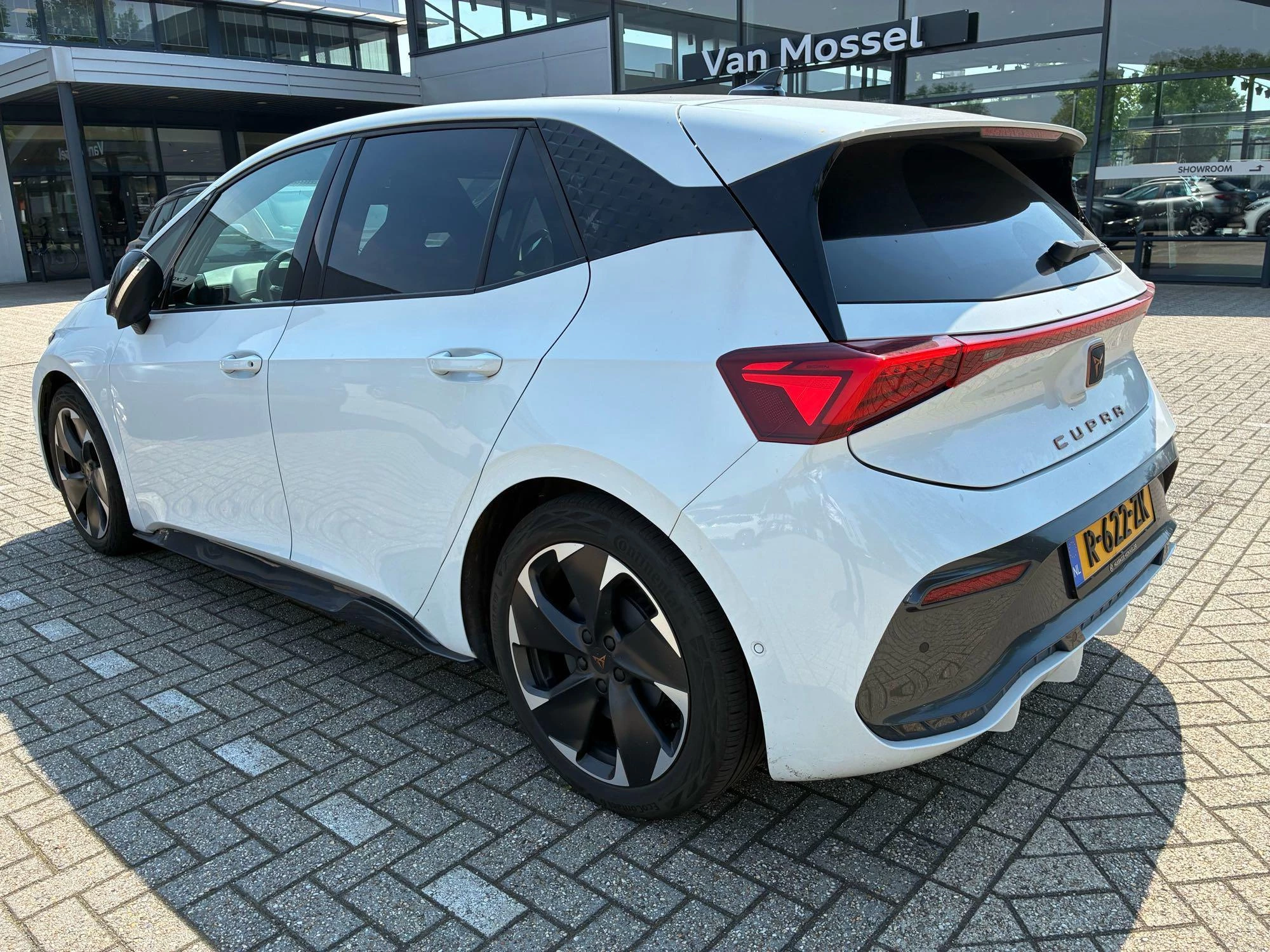 CUPRA-Born-image-2